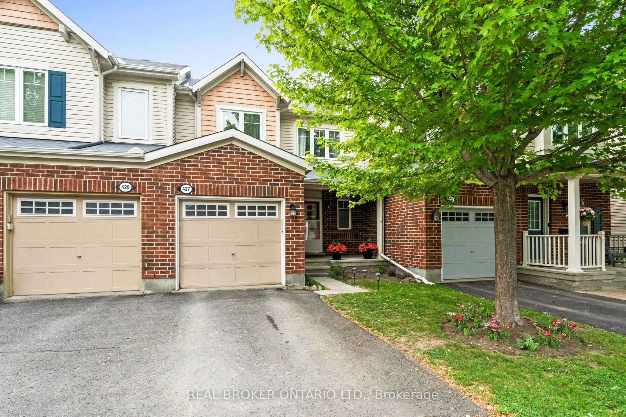 427 Vendevale Avenue