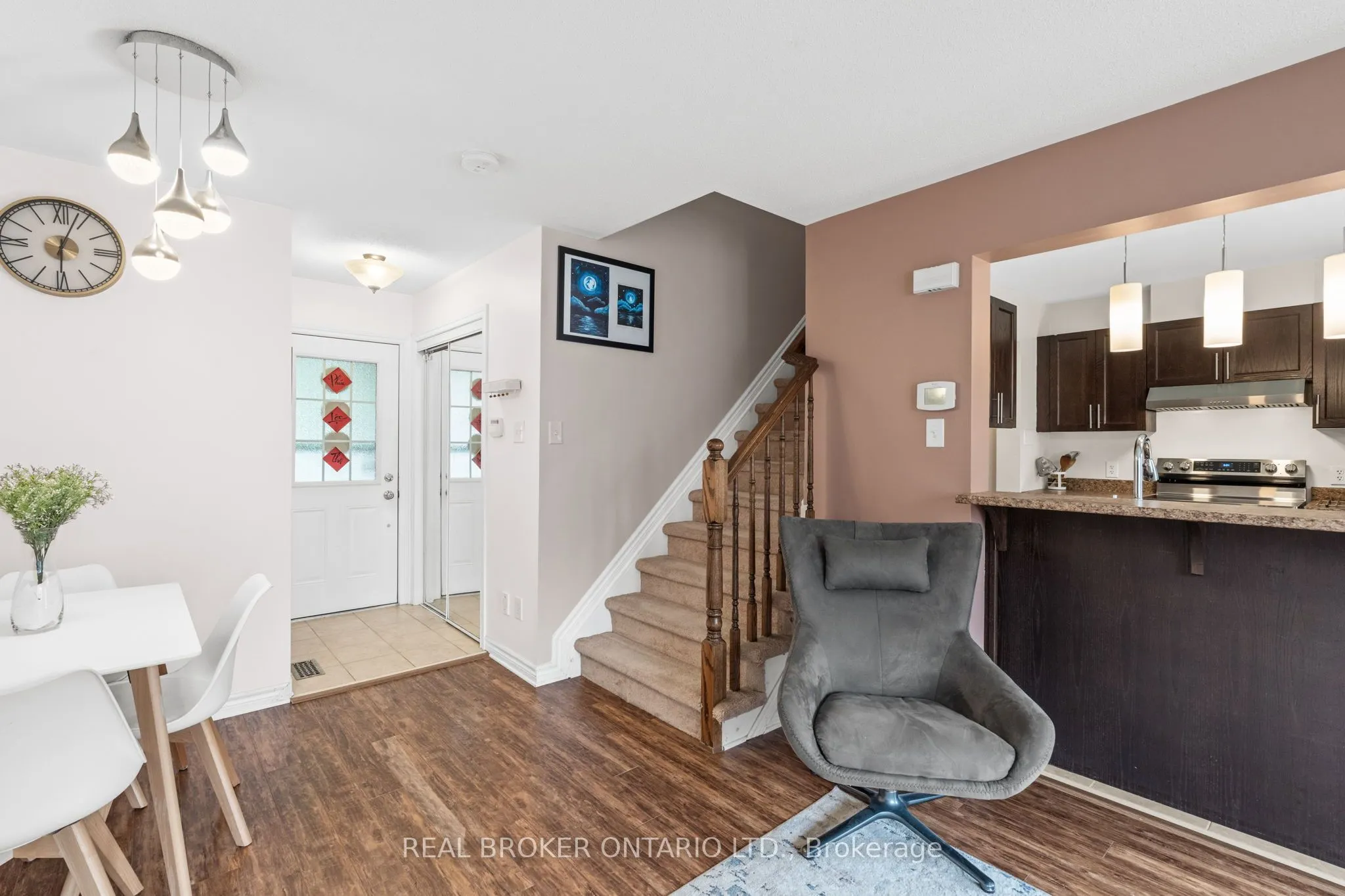 427 Vendevale Avenue