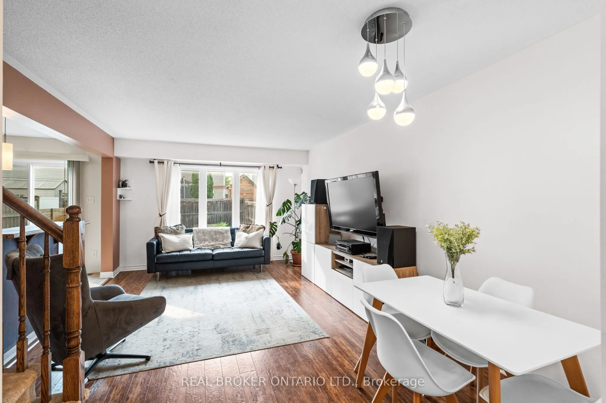 427 Vendevale Avenue
