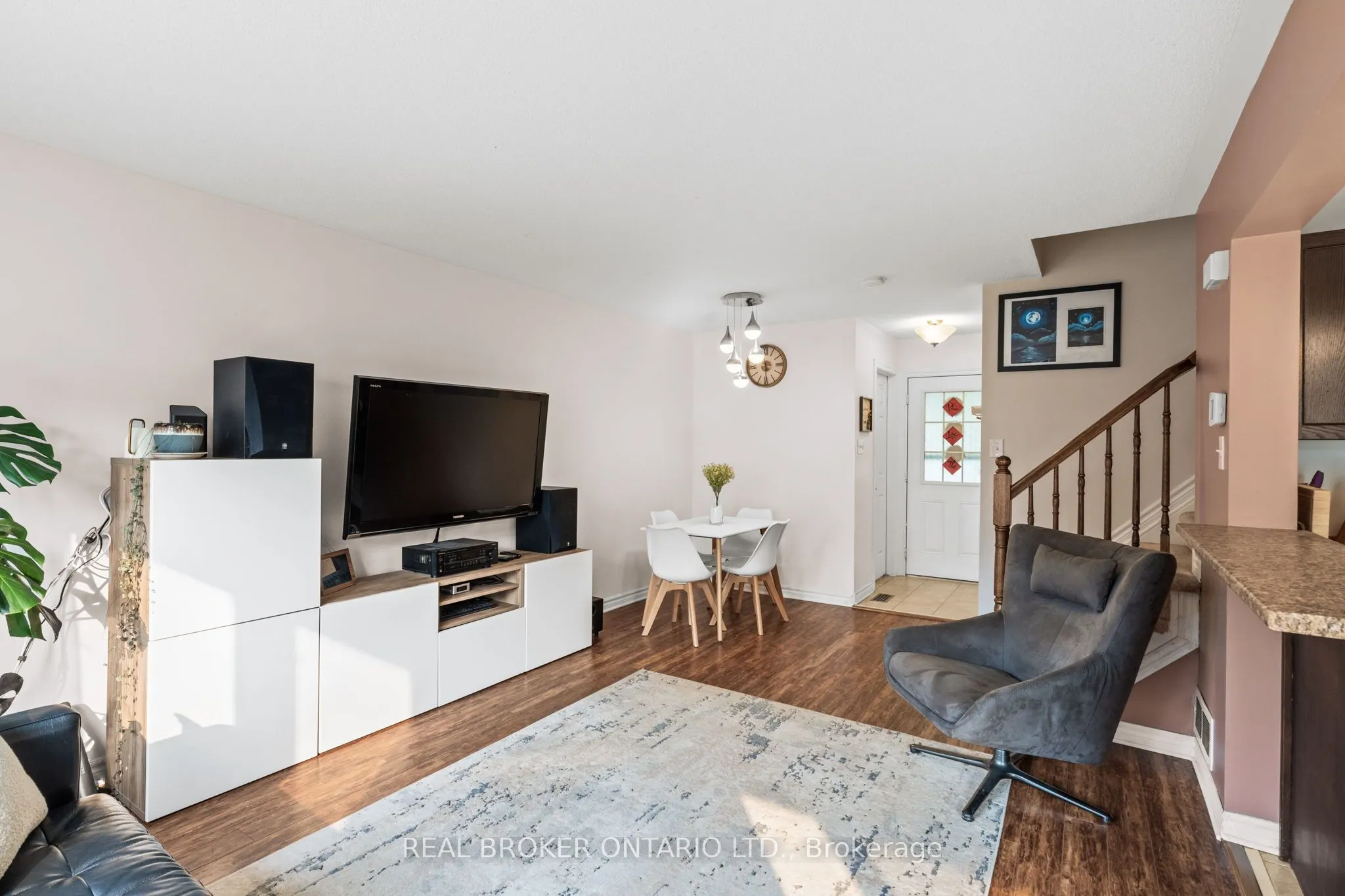 427 Vendevale Avenue