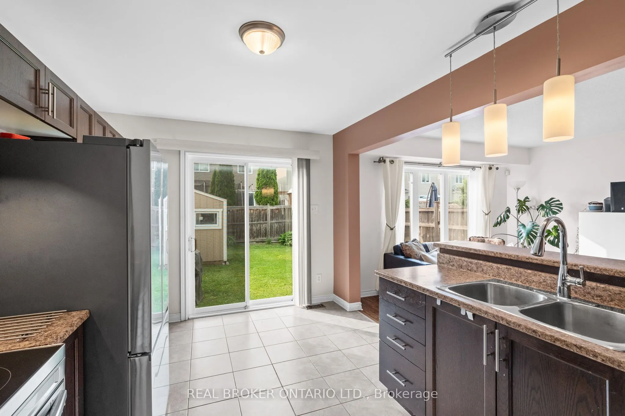 427 Vendevale Avenue
