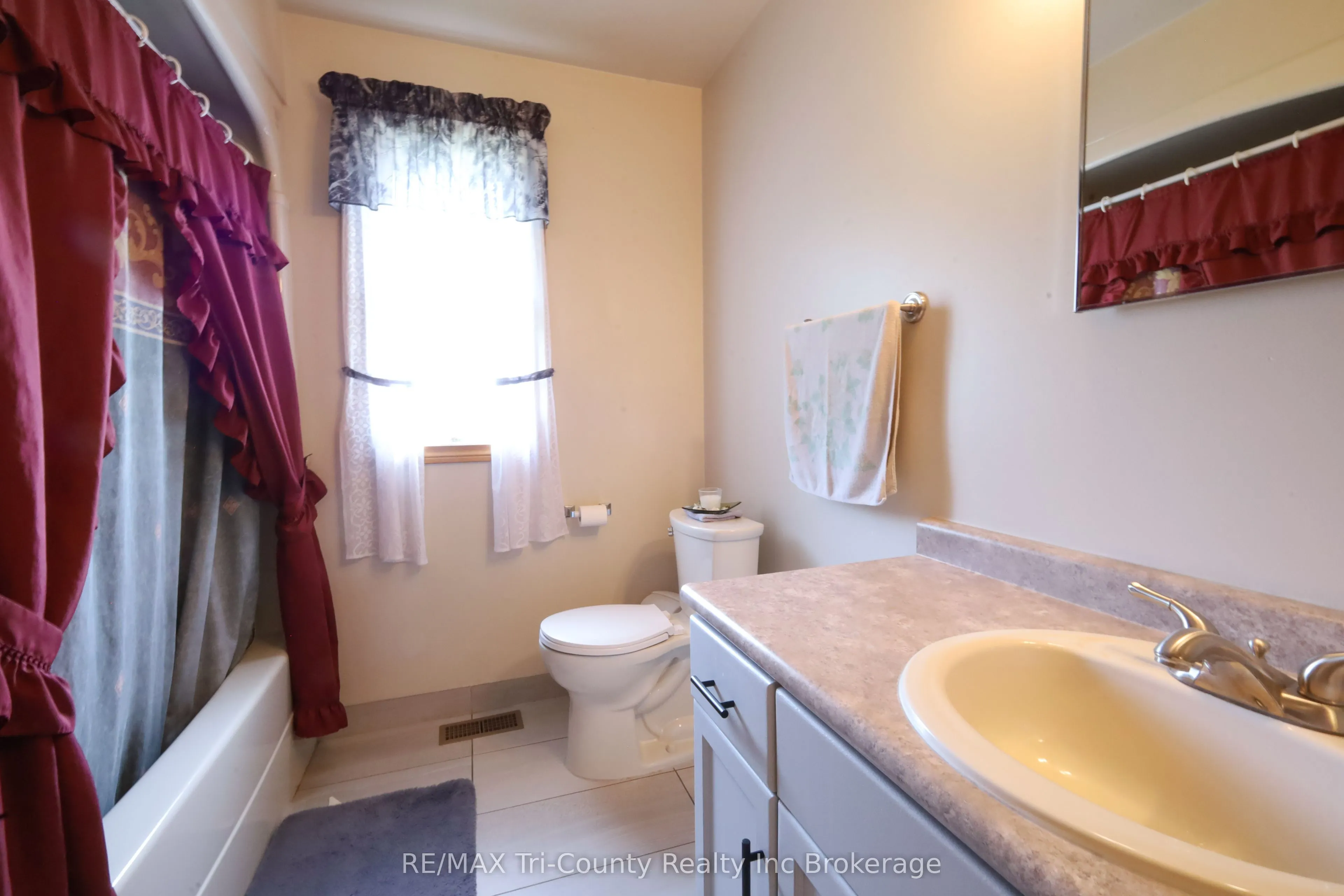 1728 1st Concession ENR Road