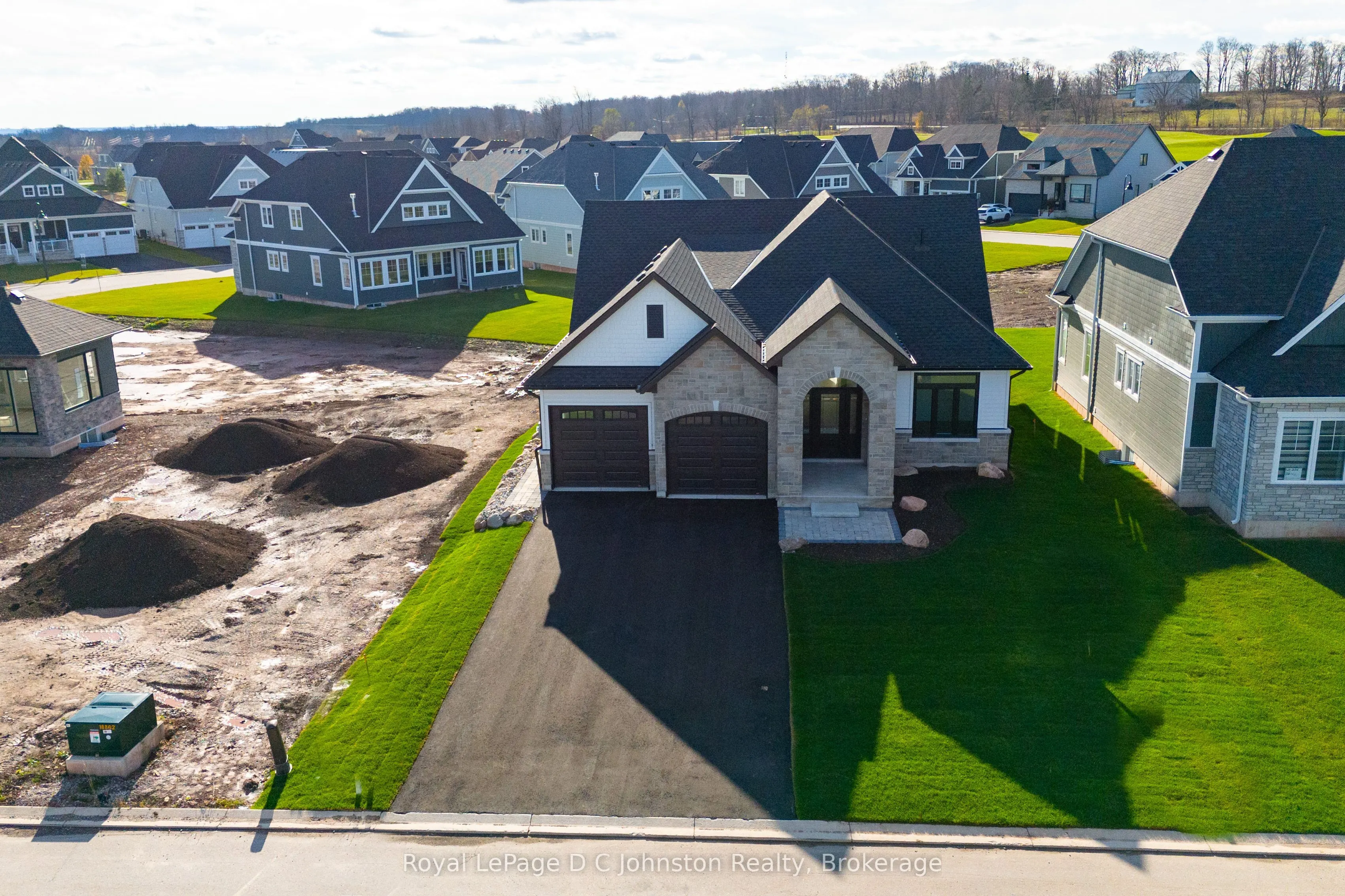 546 ALGONQUIN Trail