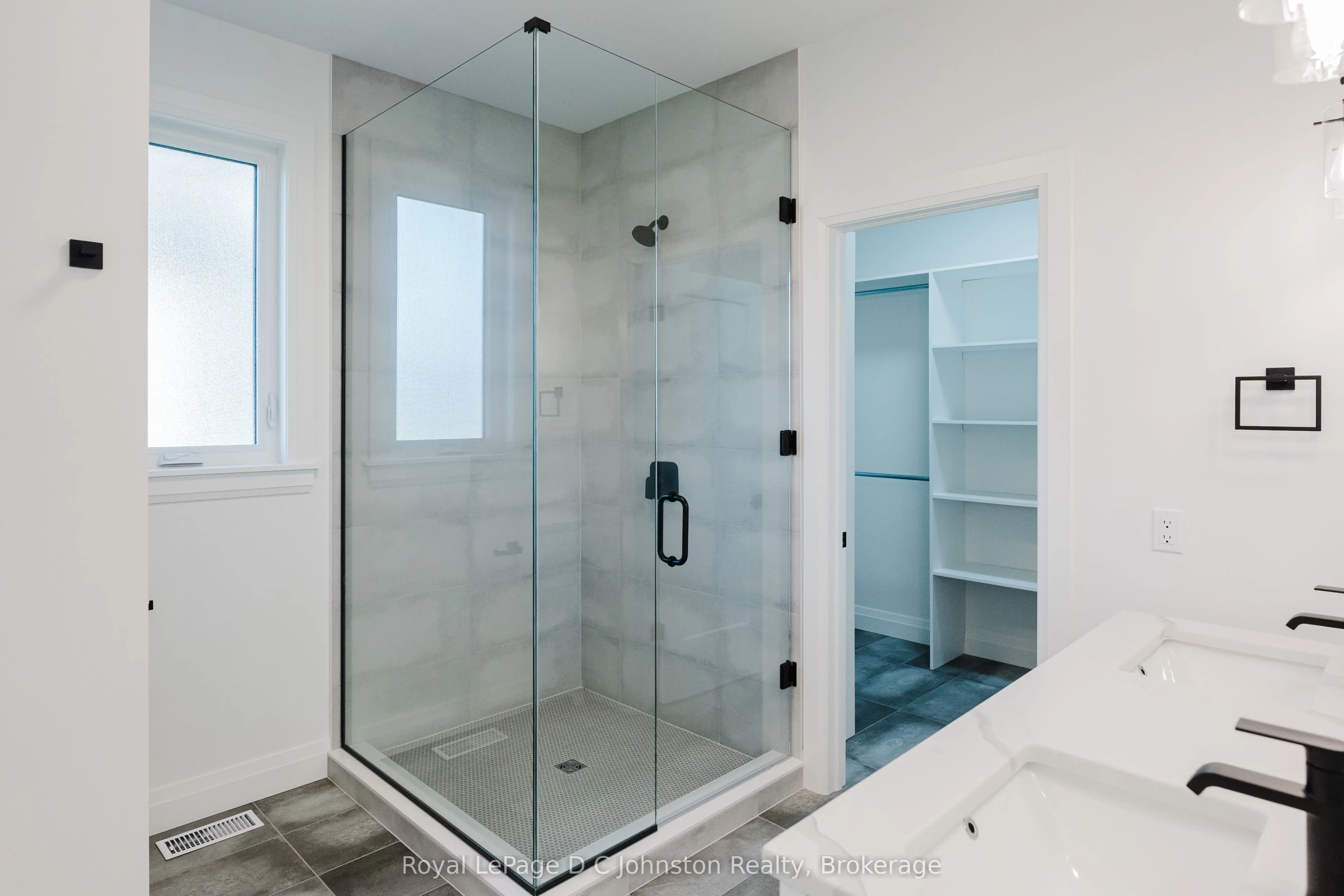 546 ALGONQUIN Trail