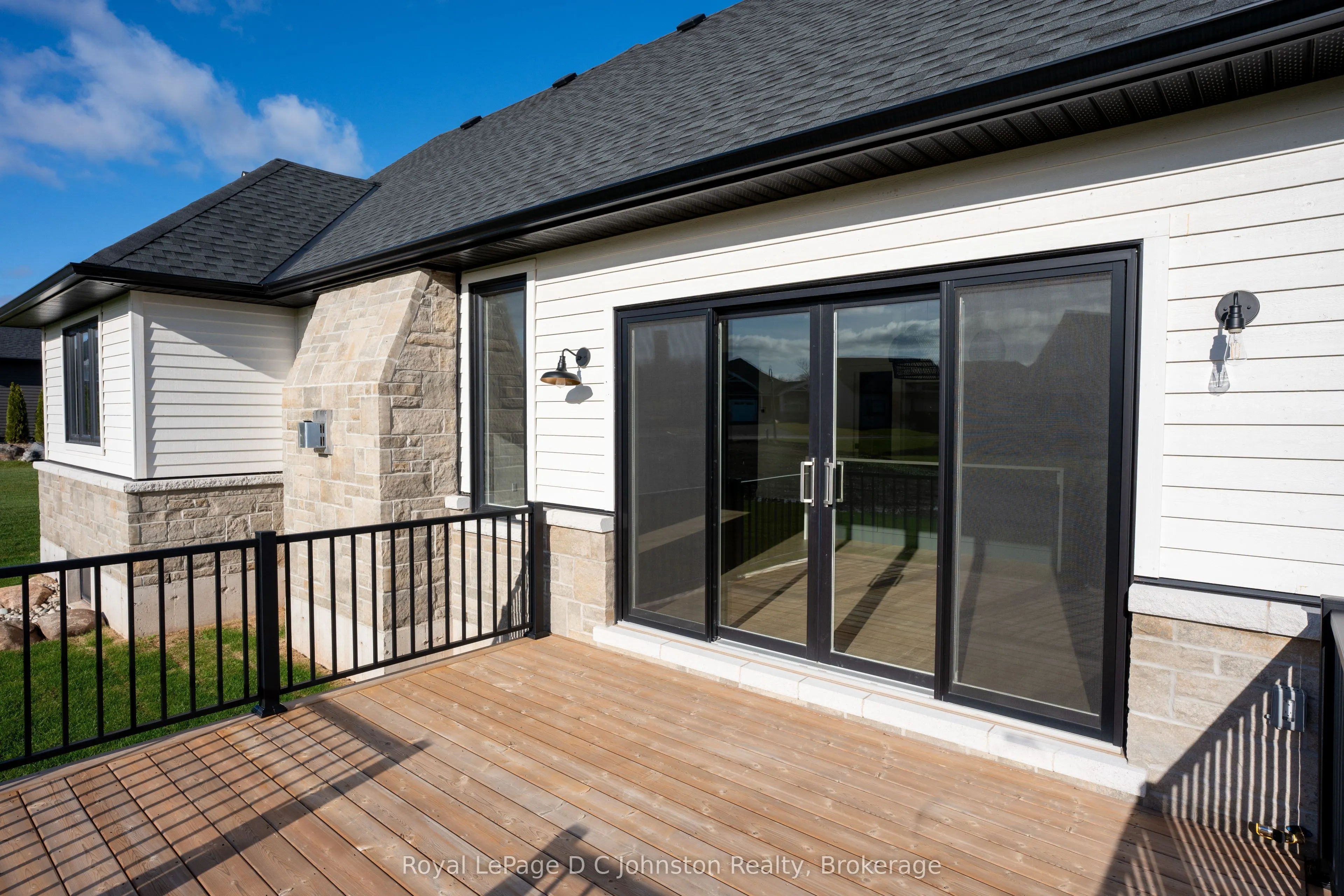 546 ALGONQUIN Trail