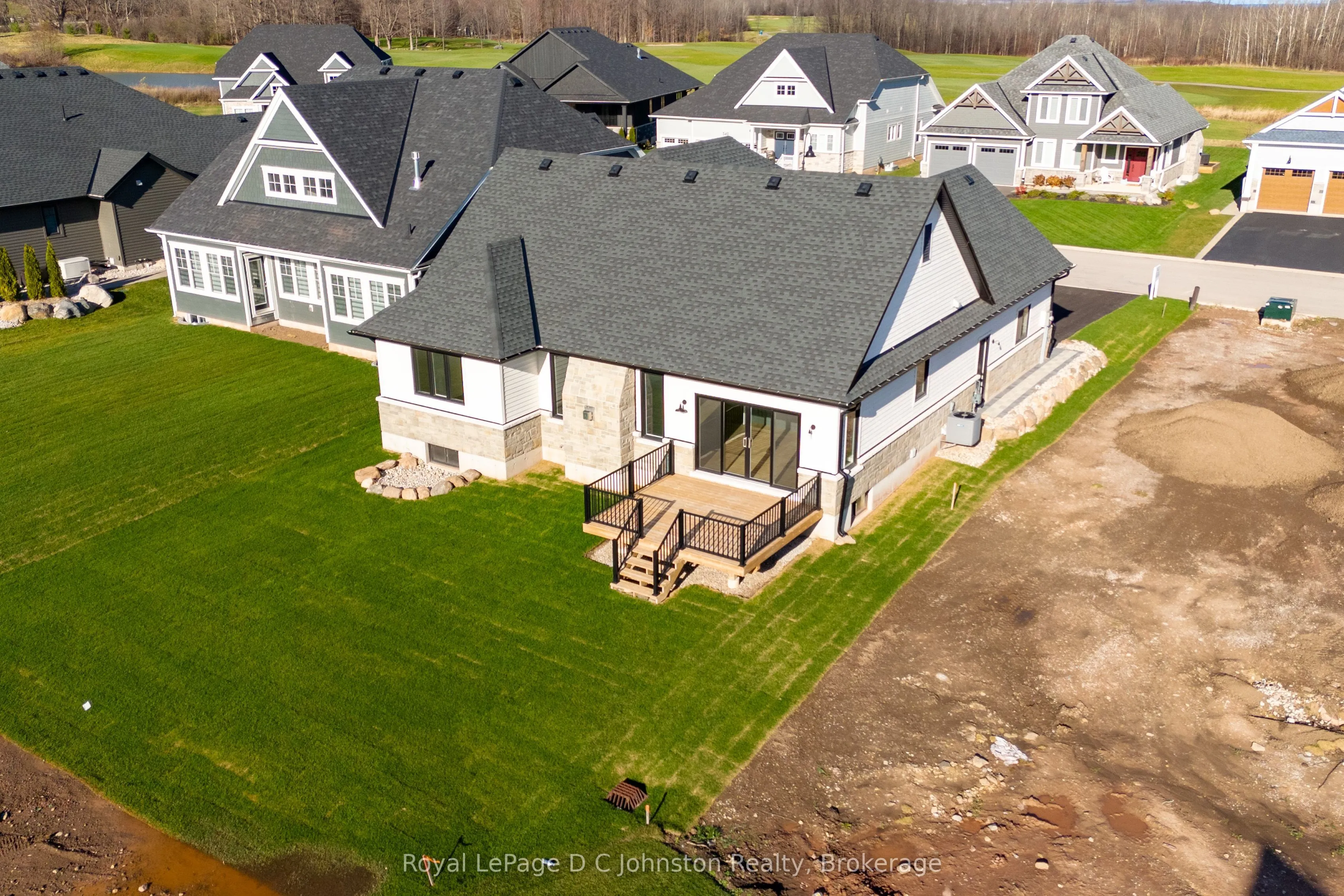 546 ALGONQUIN Trail