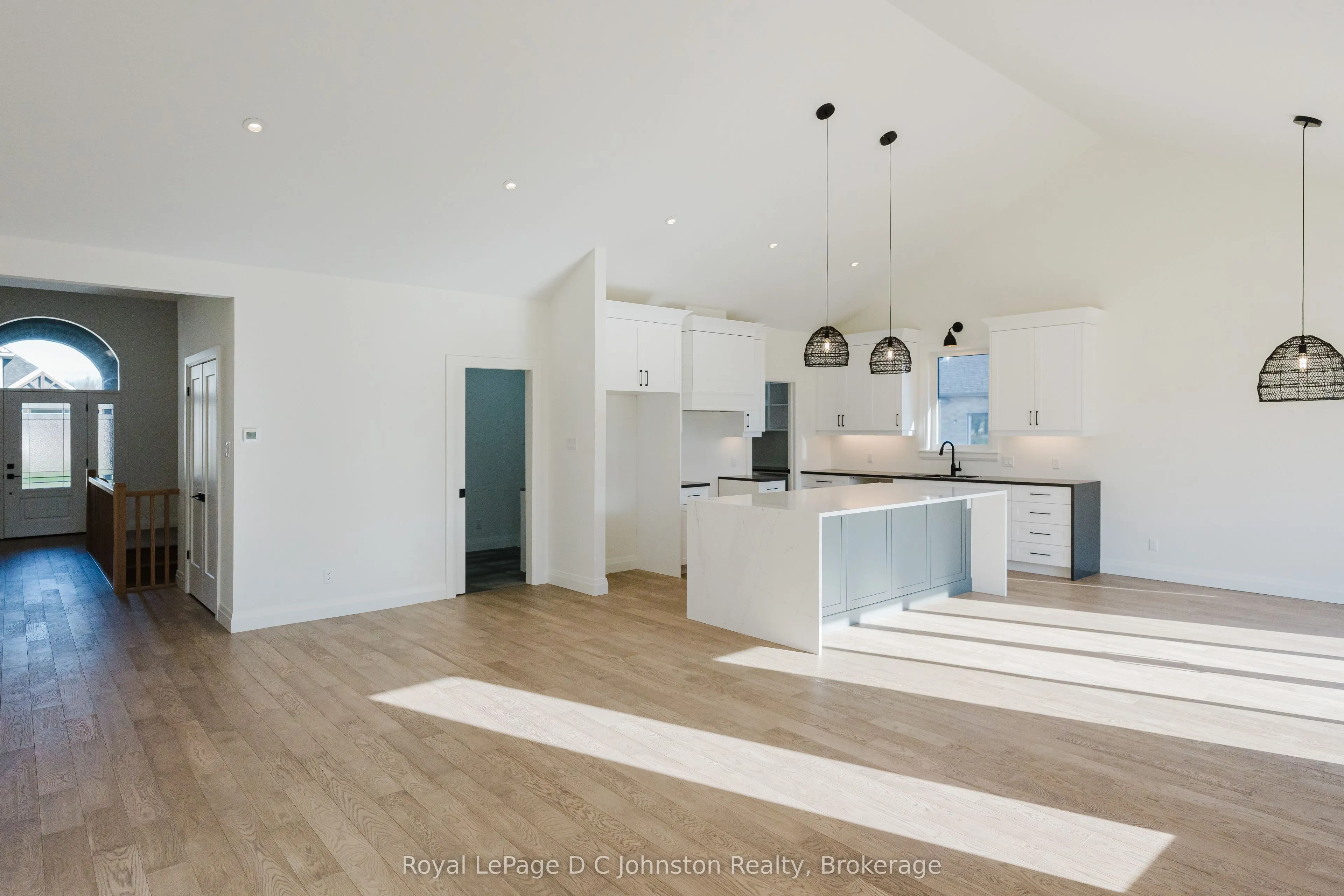 546 ALGONQUIN Trail