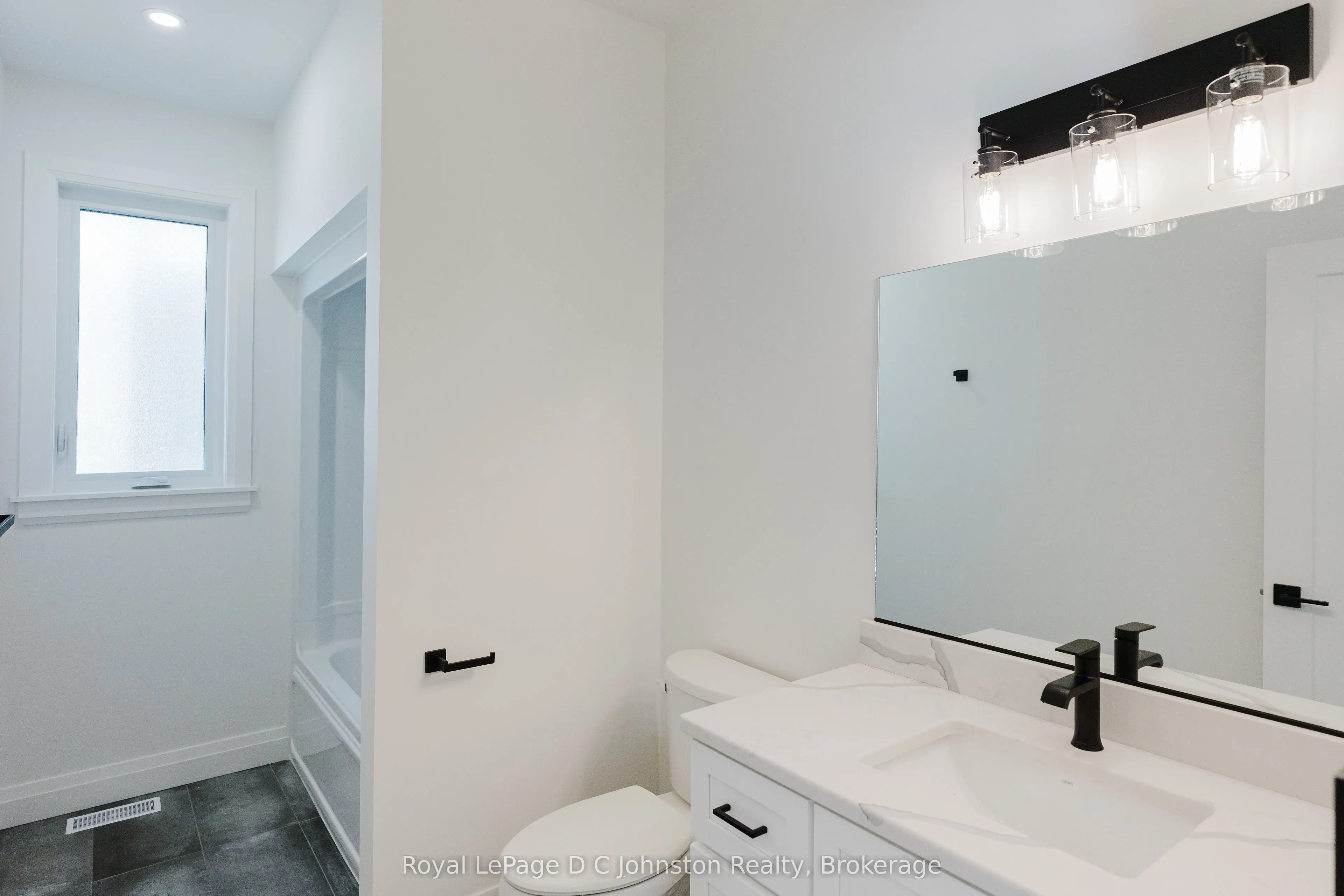 546 ALGONQUIN Trail