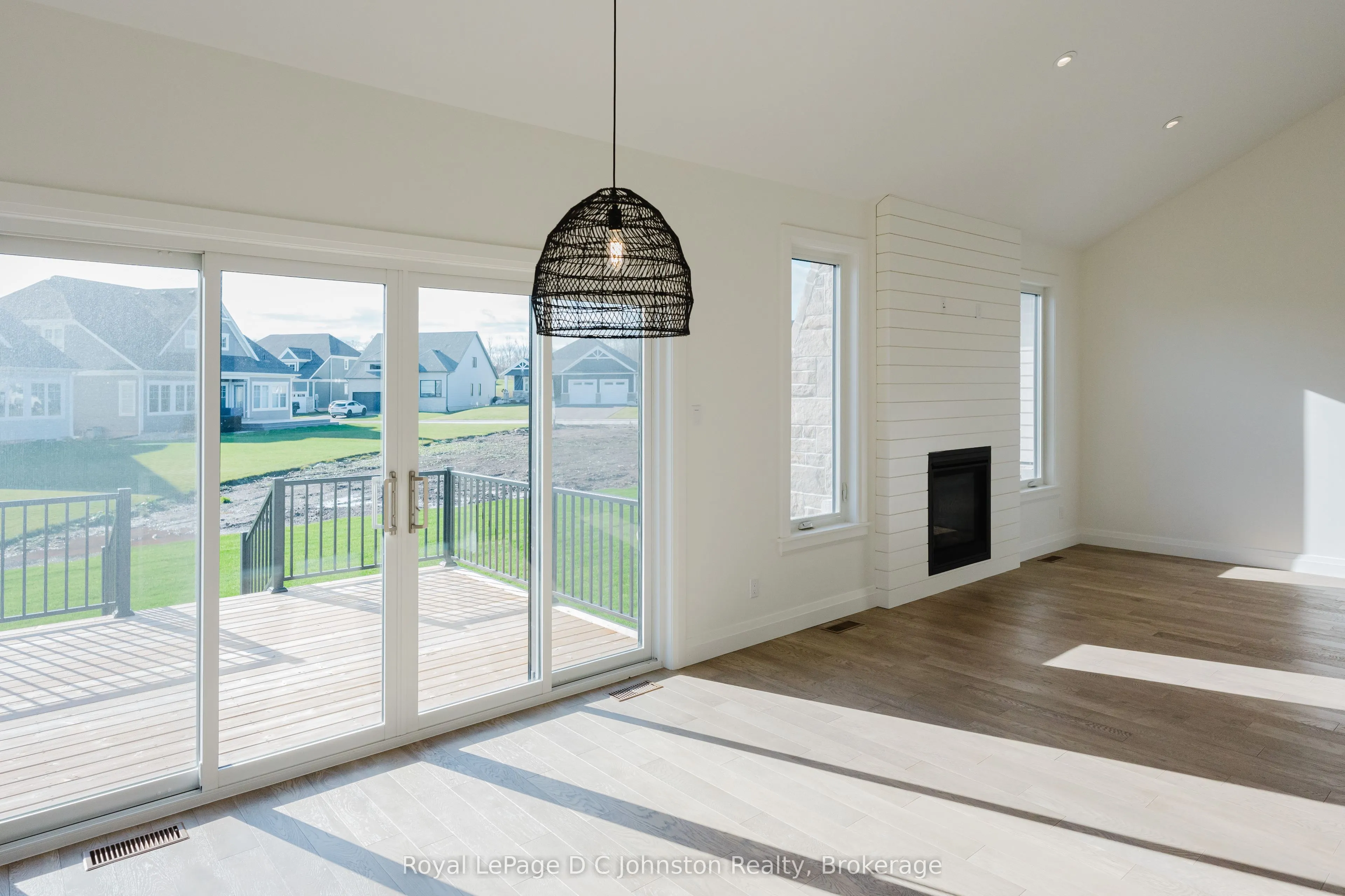 546 ALGONQUIN Trail