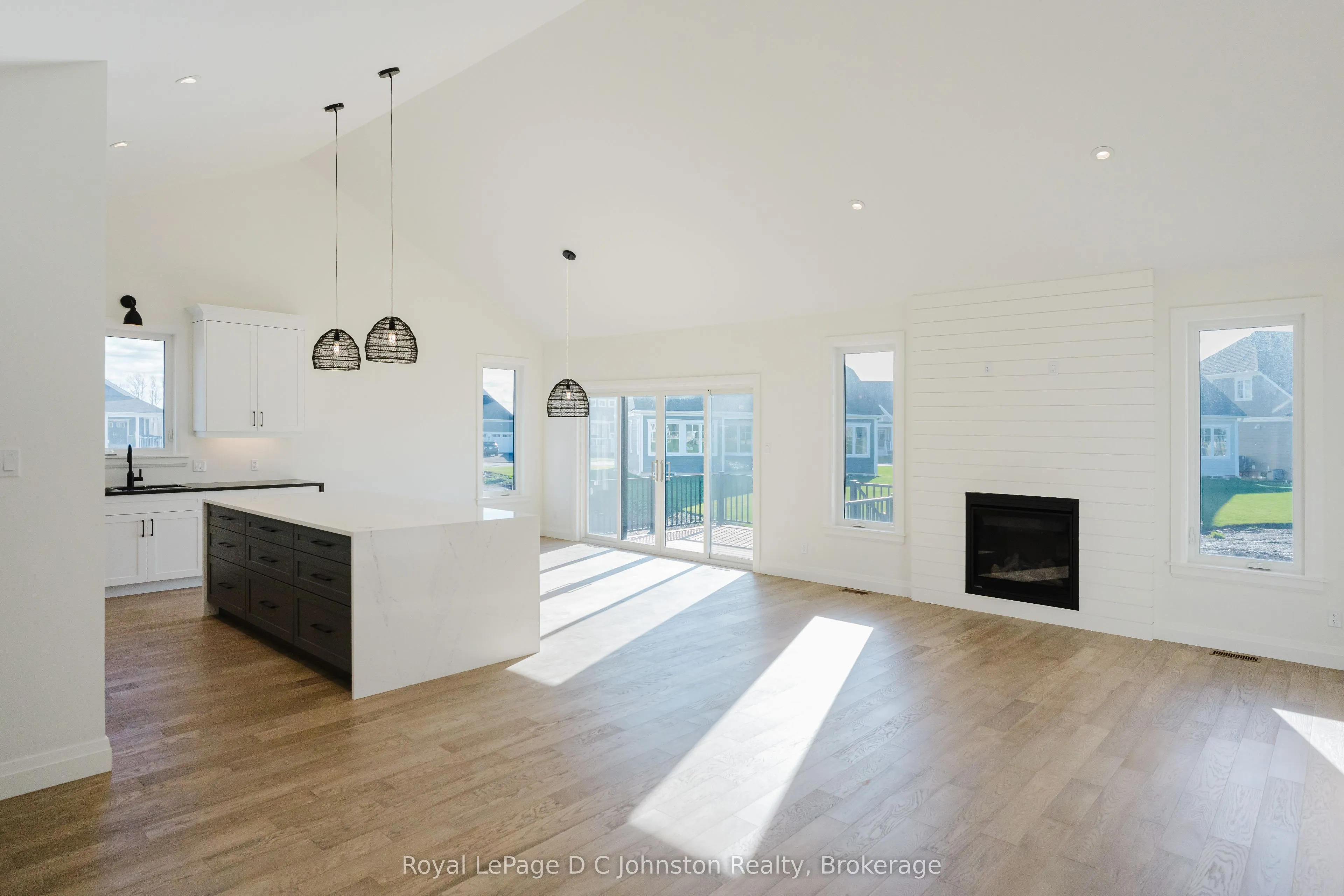 546 ALGONQUIN Trail
