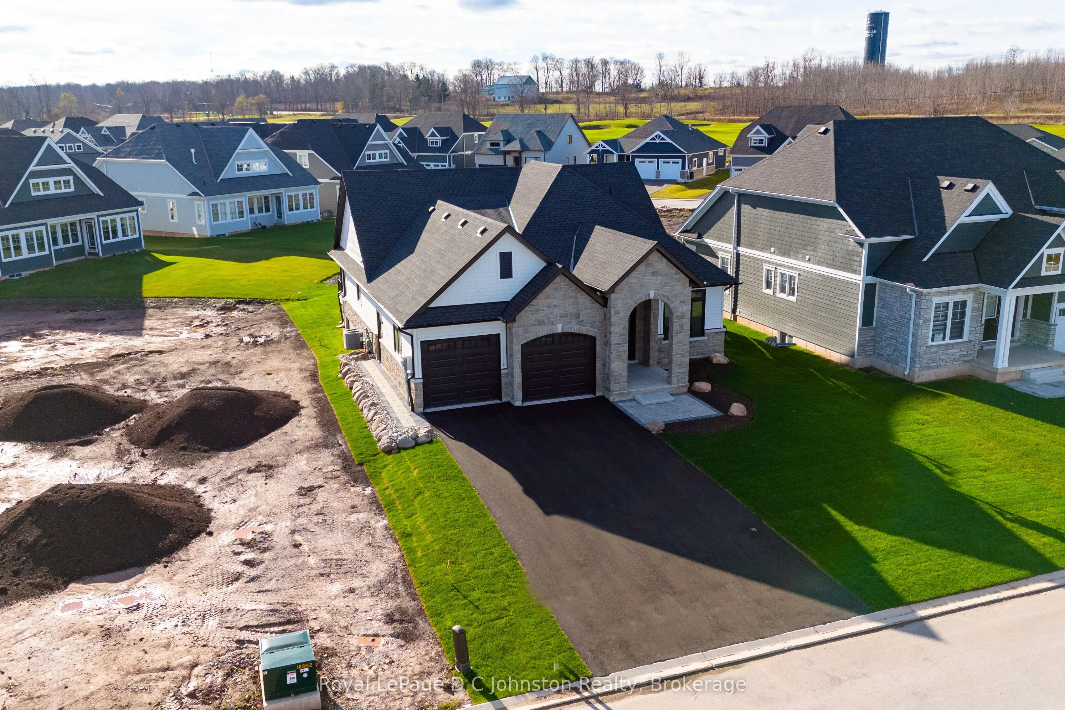 546 ALGONQUIN Trail