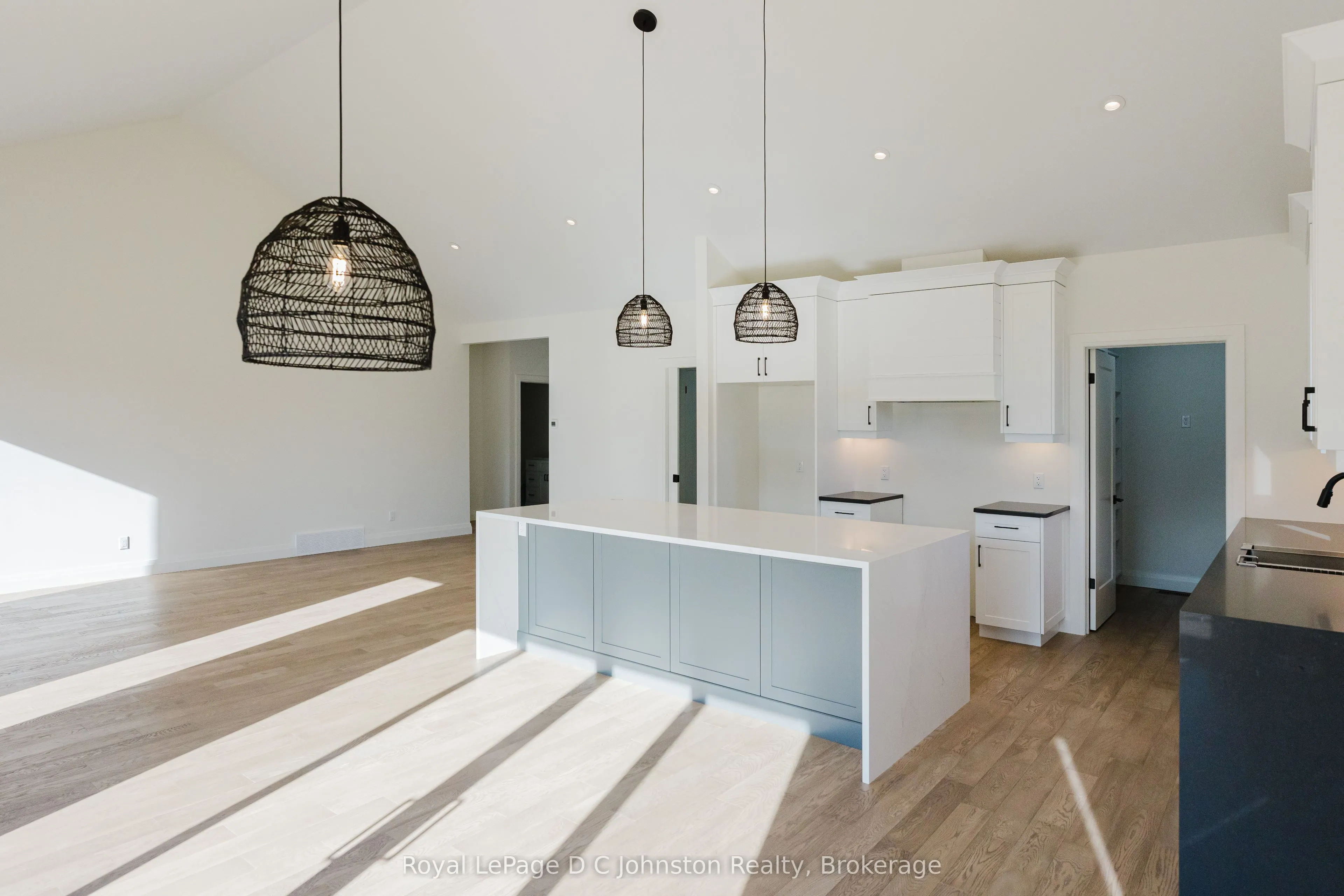 546 ALGONQUIN Trail