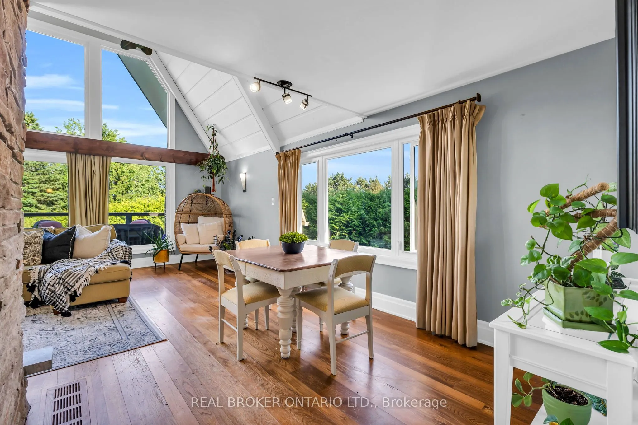 7 Victoria Heights