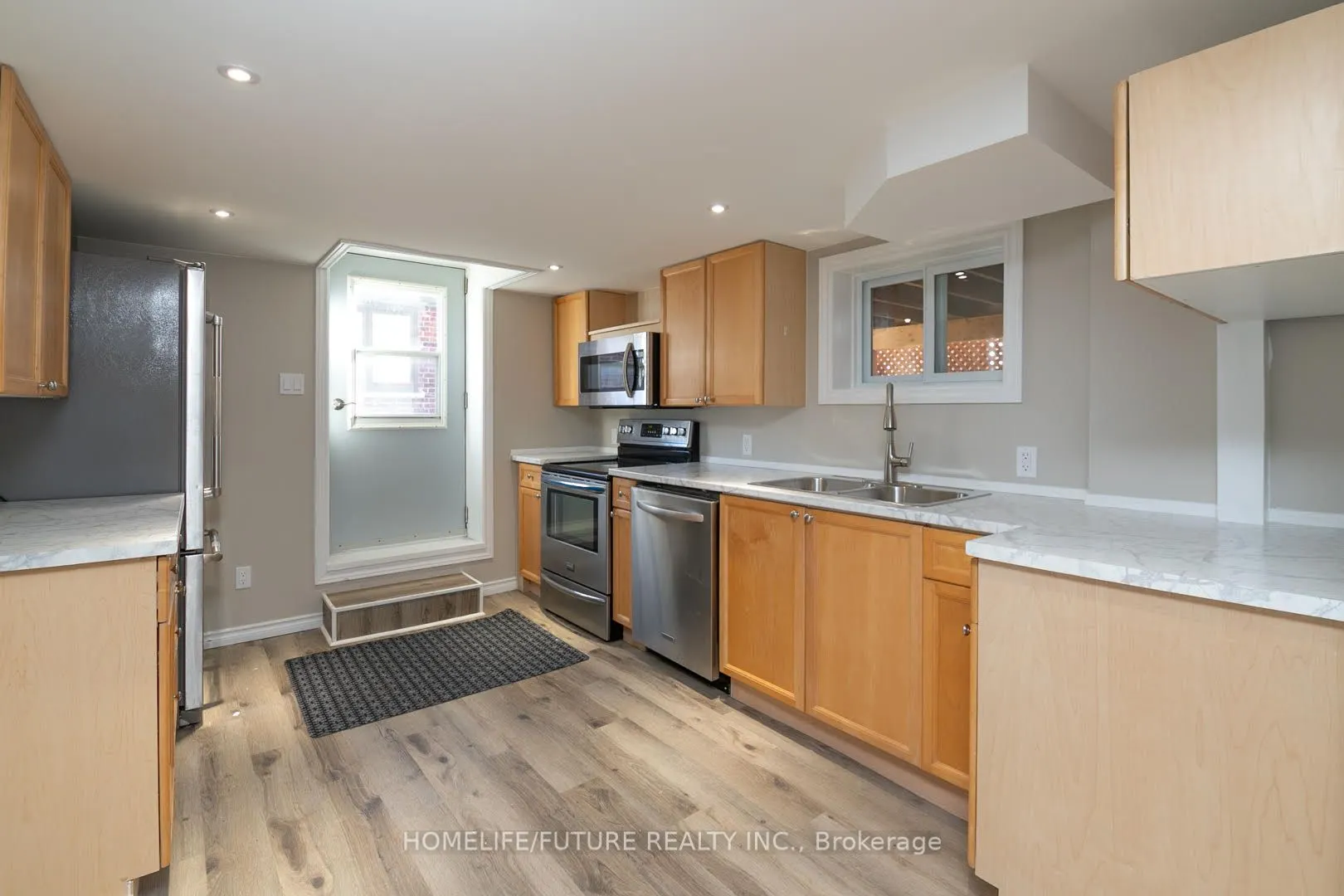 76 Young Street, #Lower