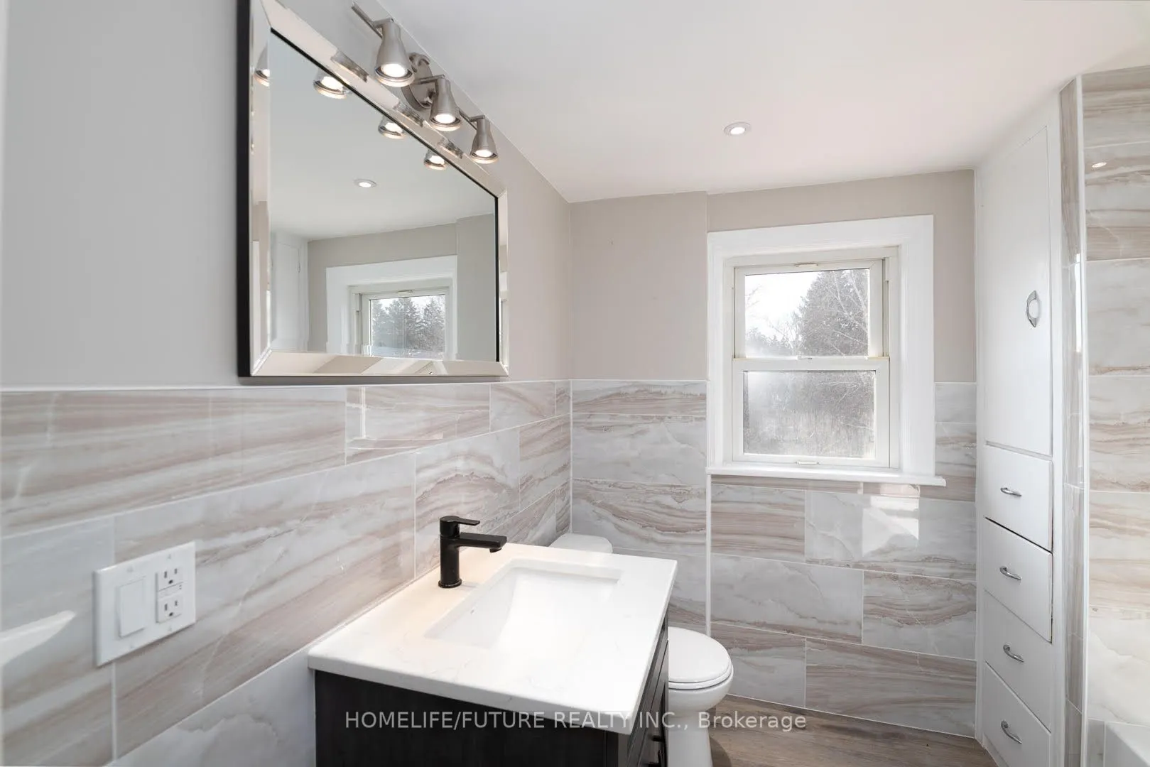76 Young Street, #Upper