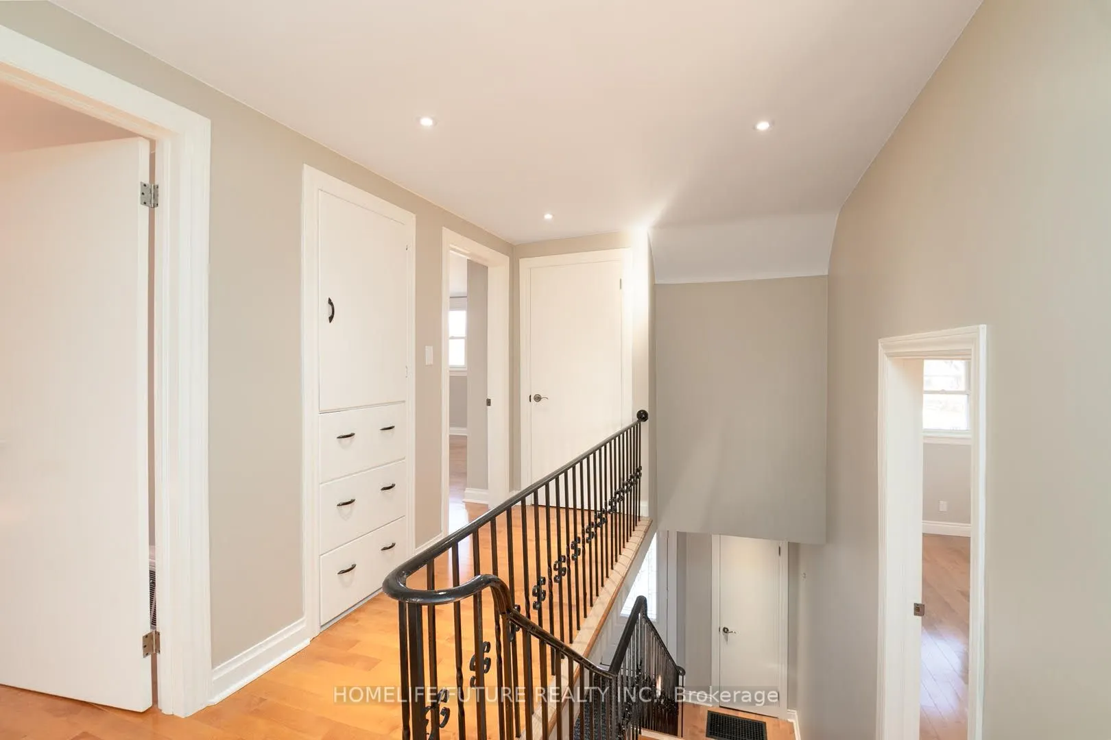 76 Young Street, #Upper