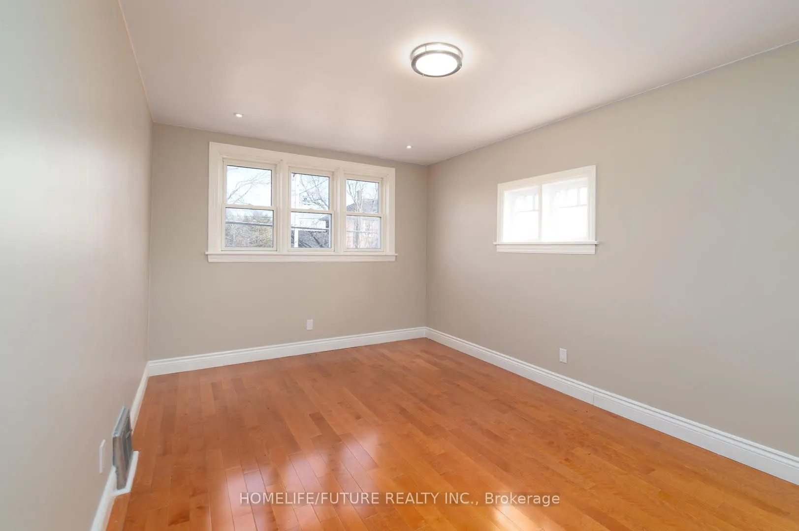 76 Young Street, #Upper