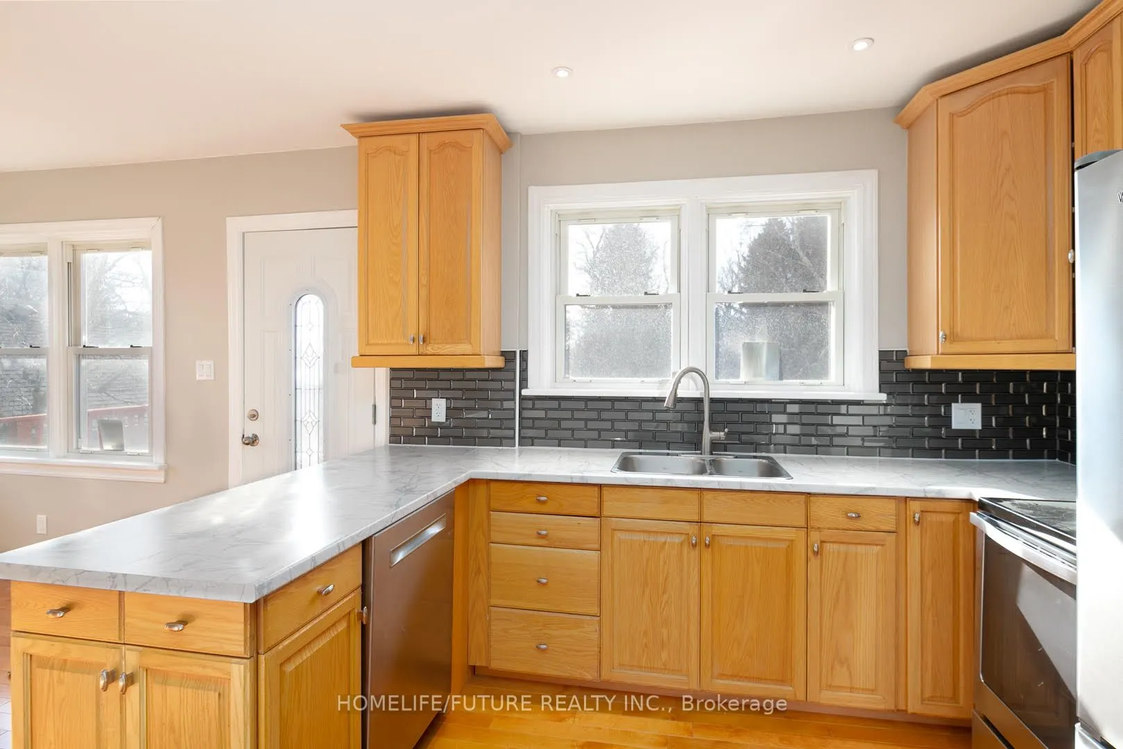 76 Young Street, #Upper