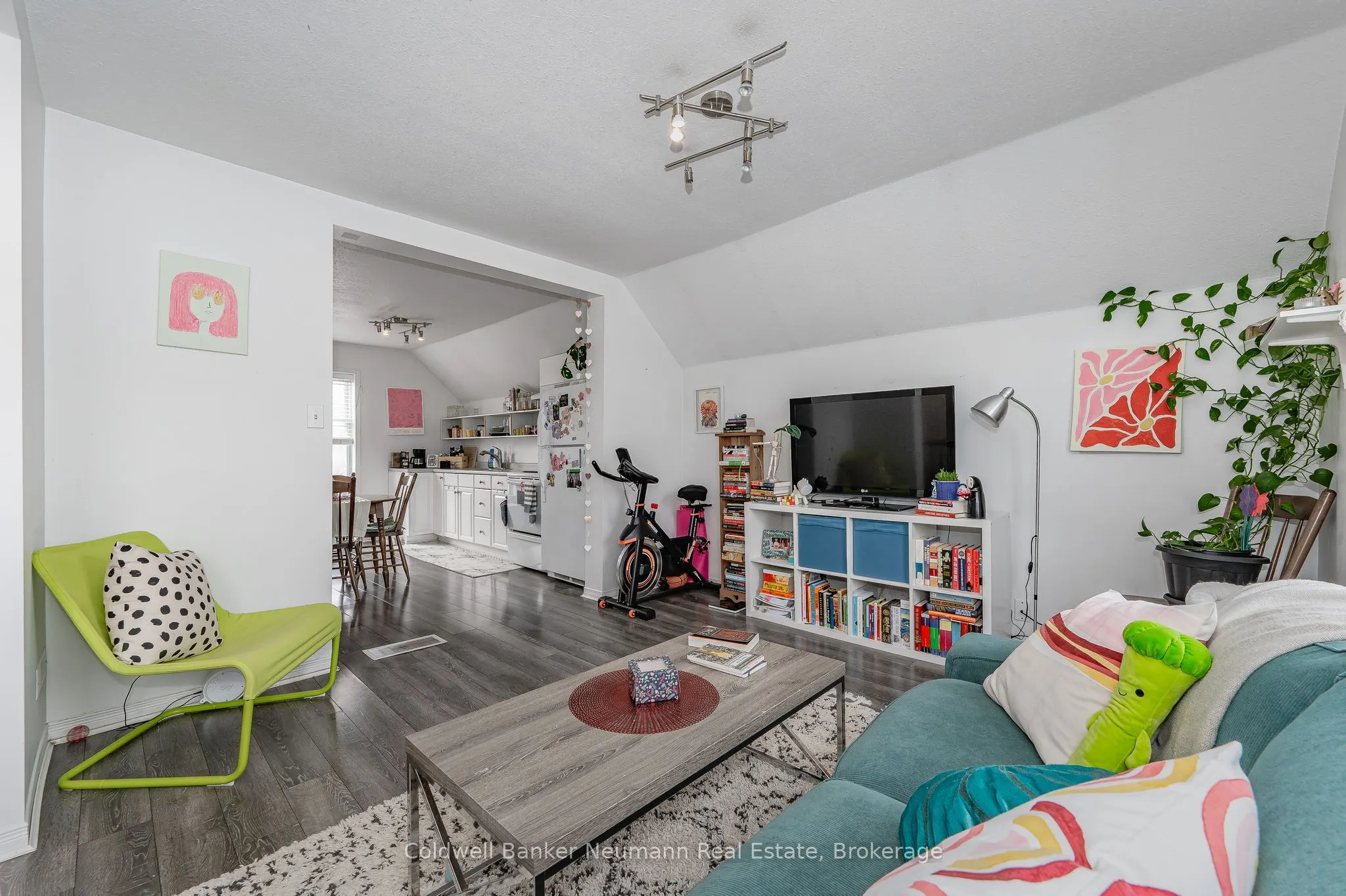 155 Weber Street E