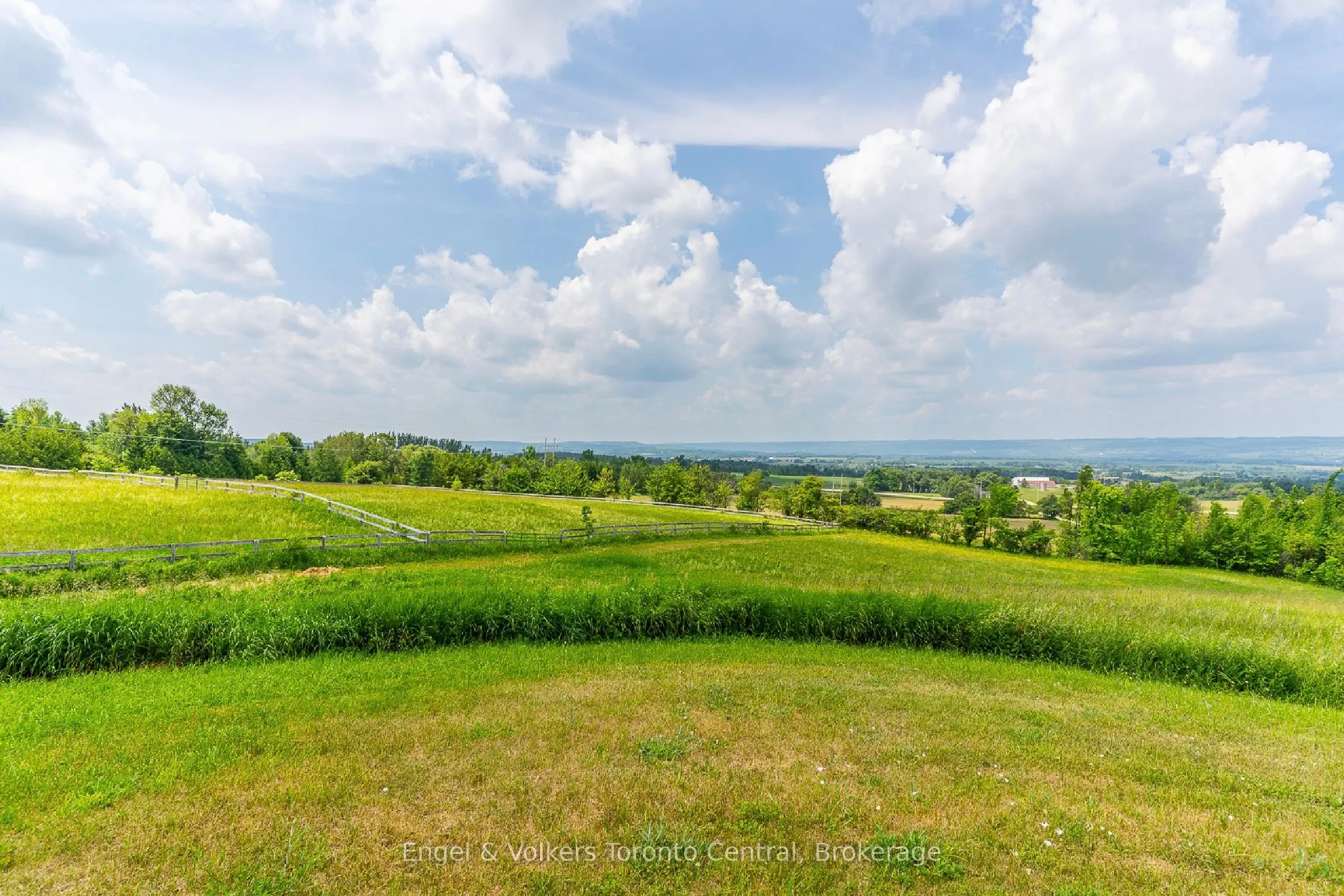 496083 Grey Road 2 Road