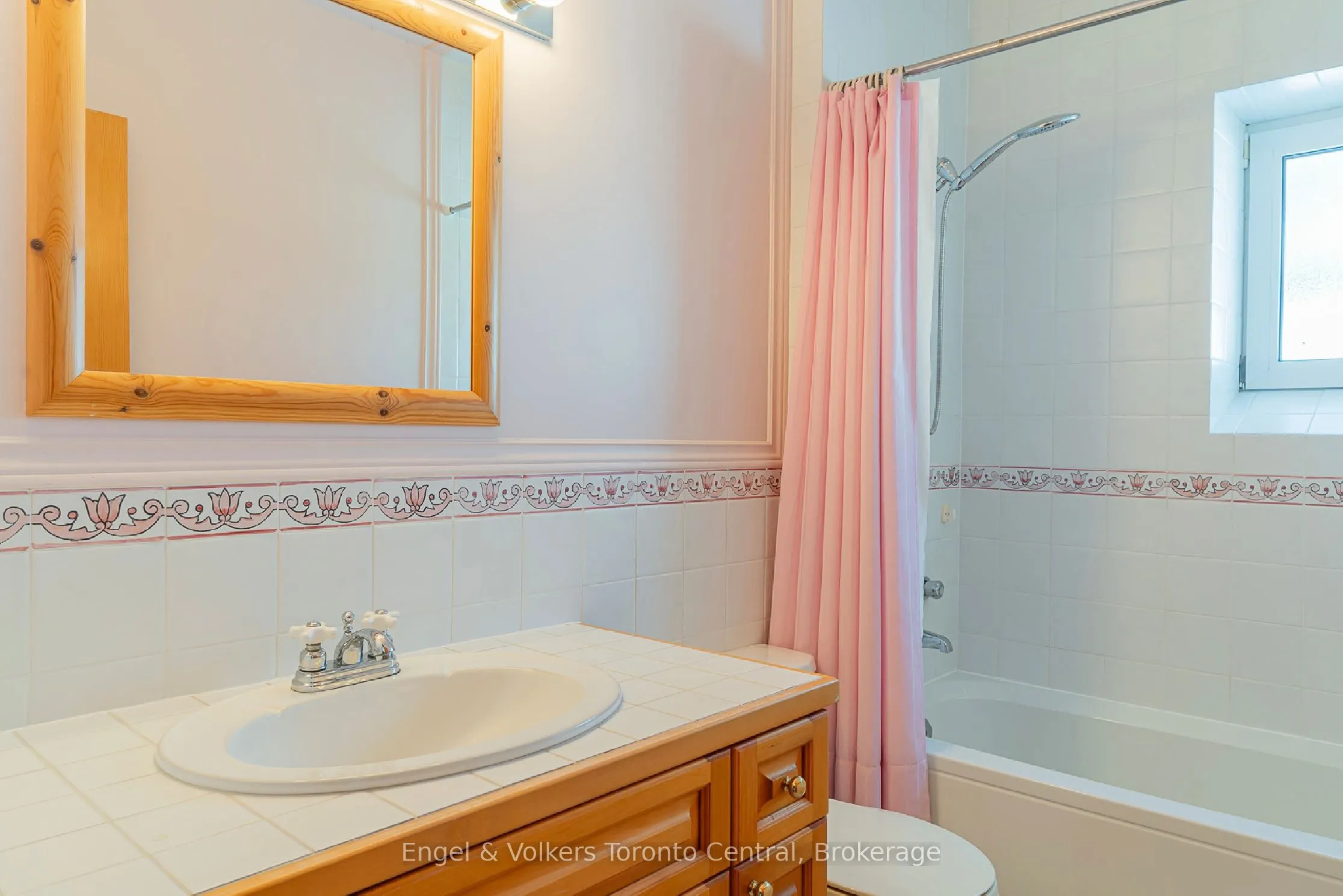 496083 Grey Road 2 Road