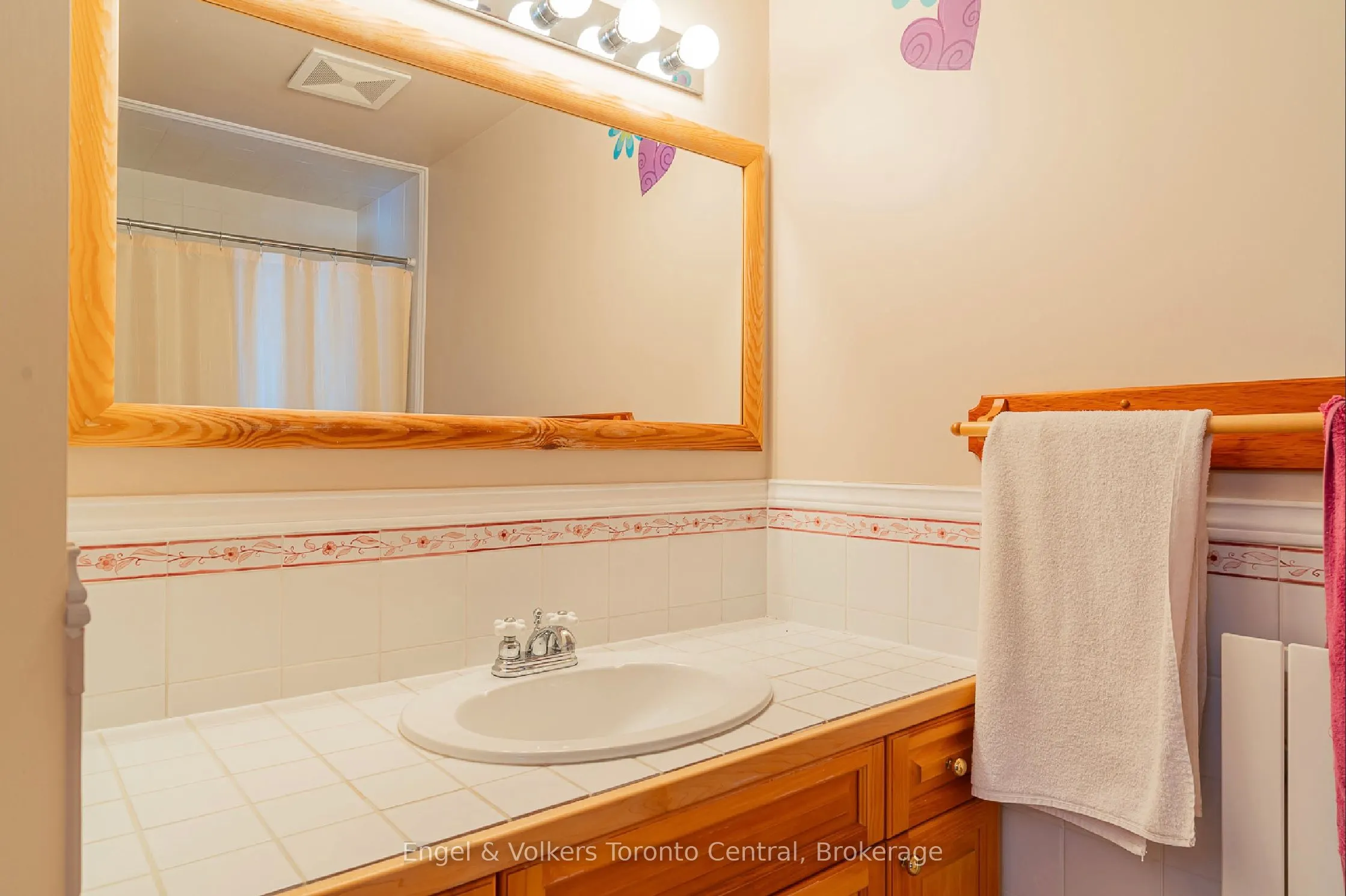 496083 Grey Road 2 Road