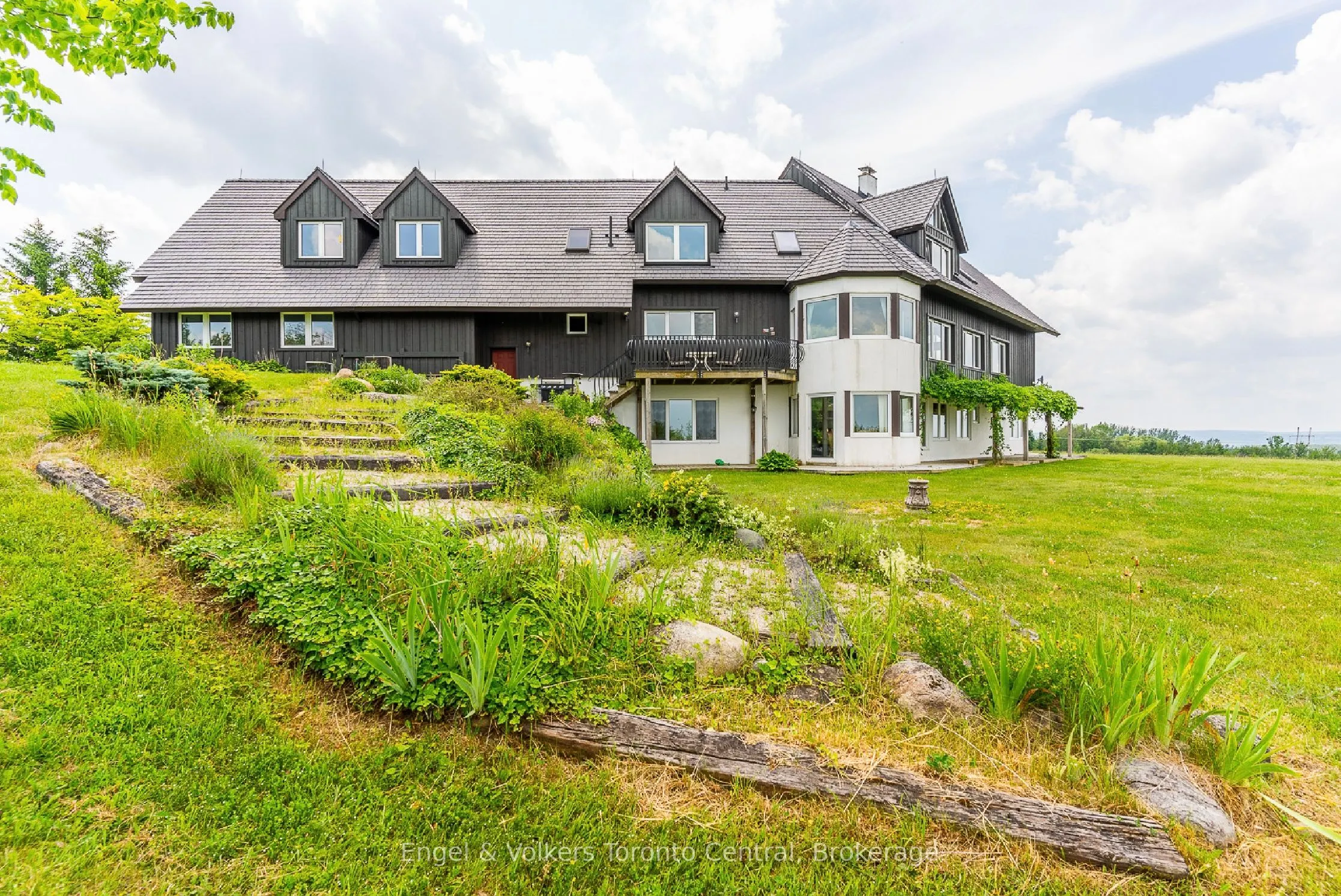 496083 Grey Road 2 Road