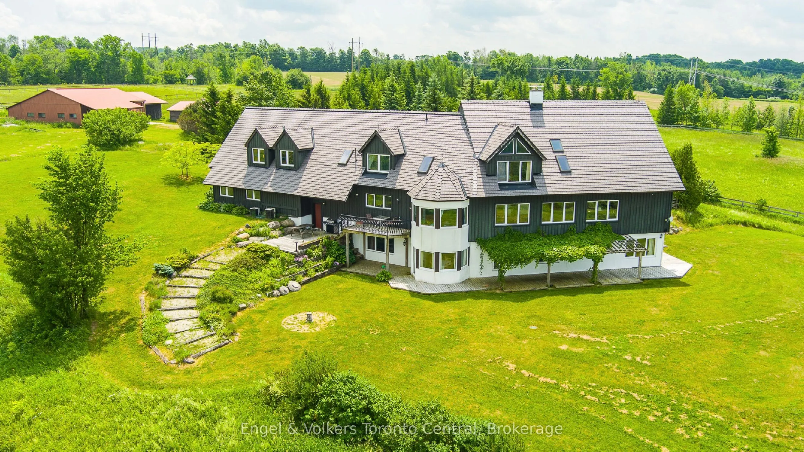 496083 Grey Road 2 Road