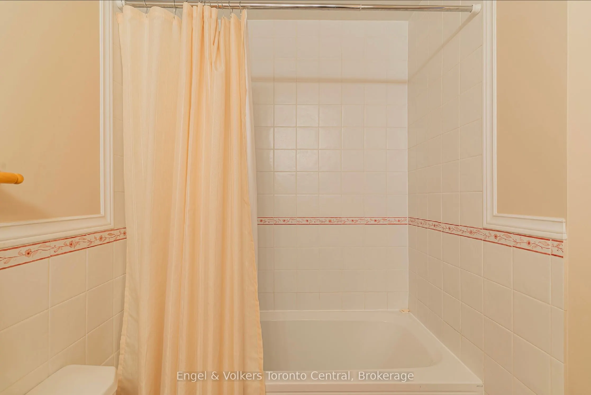 496083 Grey Road 2 Road