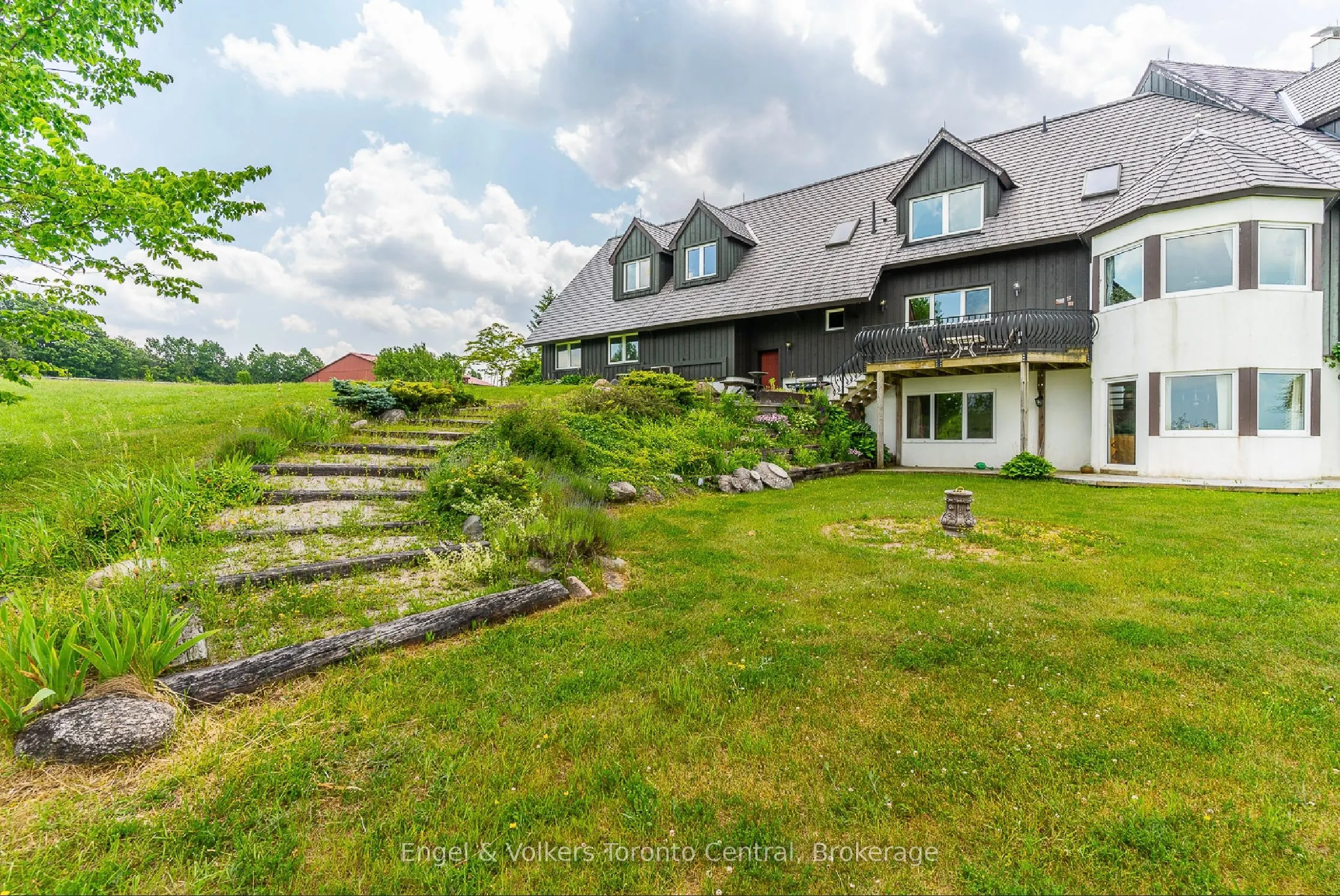 496083 Grey Road 2 Road