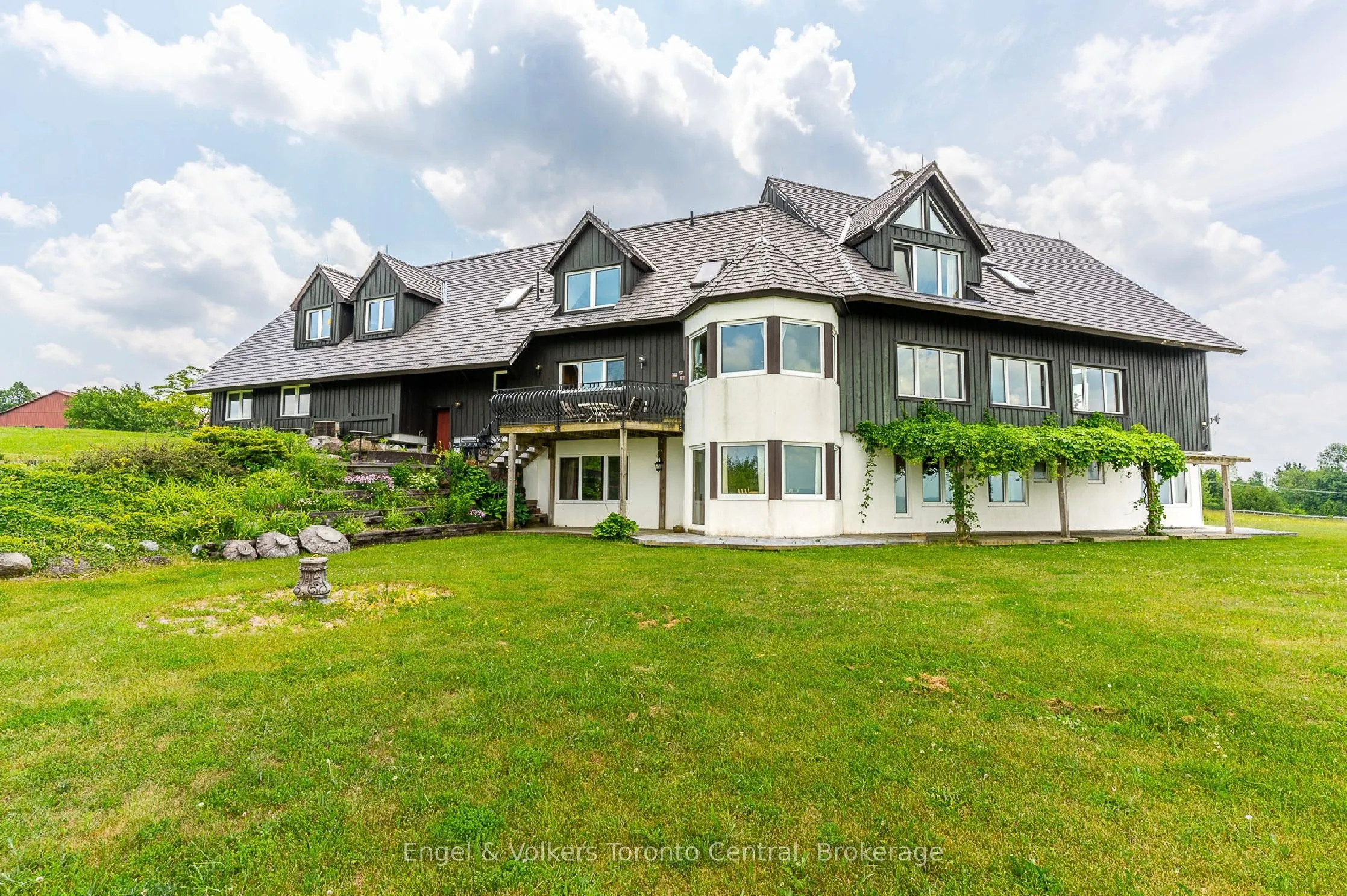 496083 Grey Road 2 Road