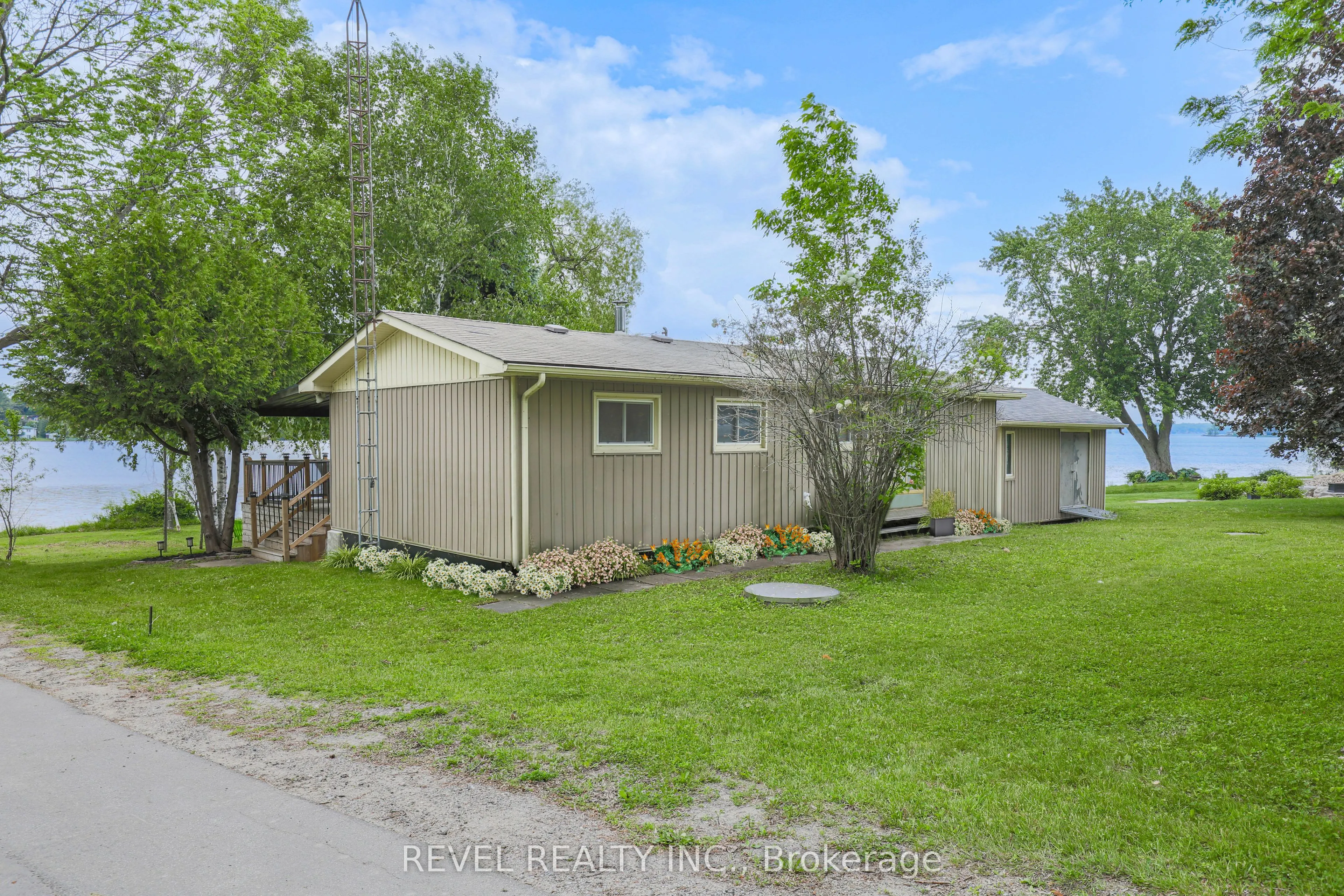 3 Hillside Drive