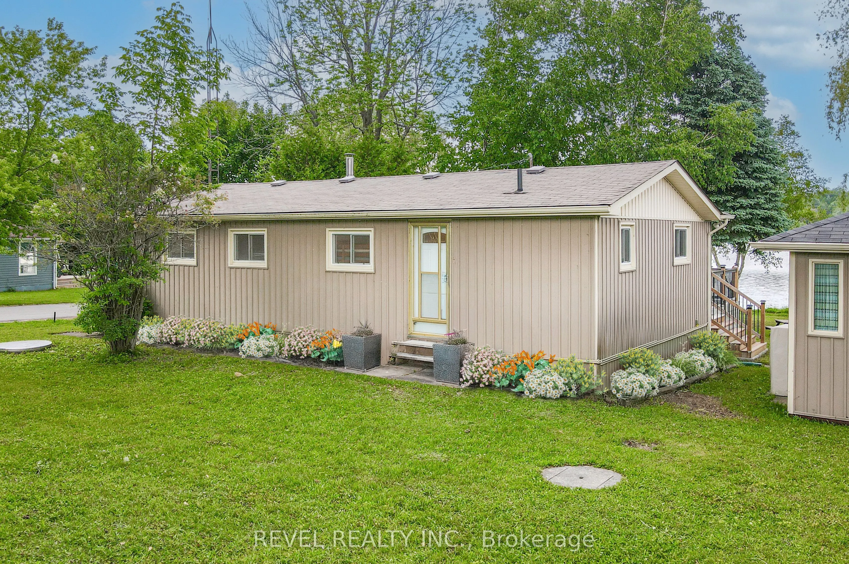 3 Hillside Drive