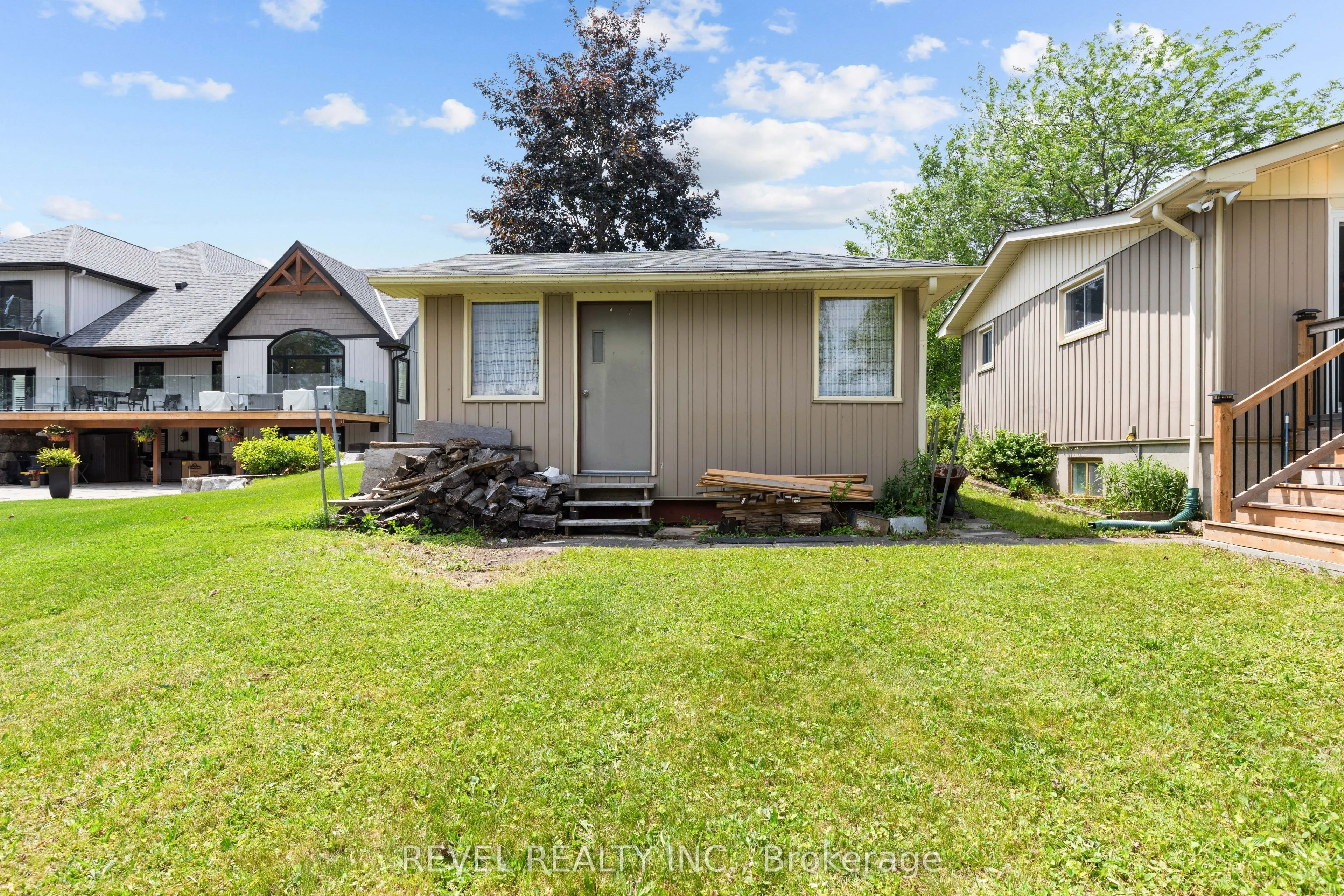 3 Hillside Drive