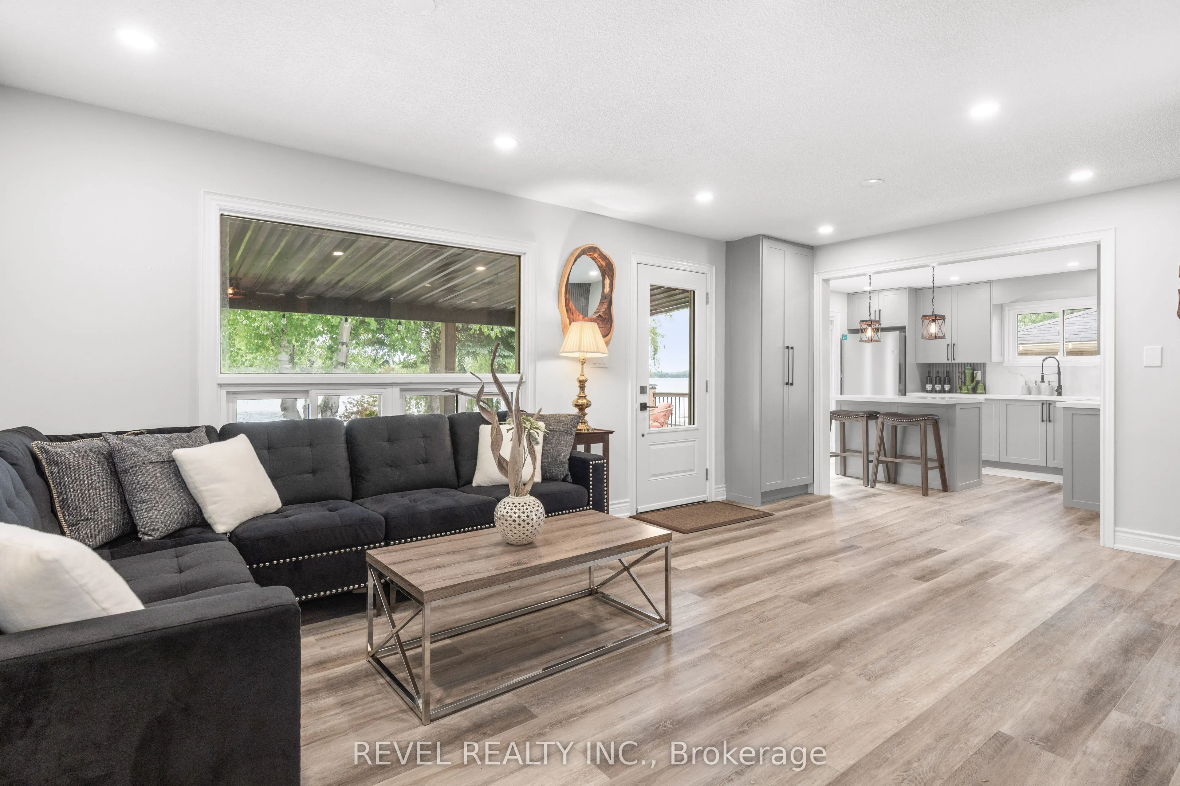 3 Hillside Drive