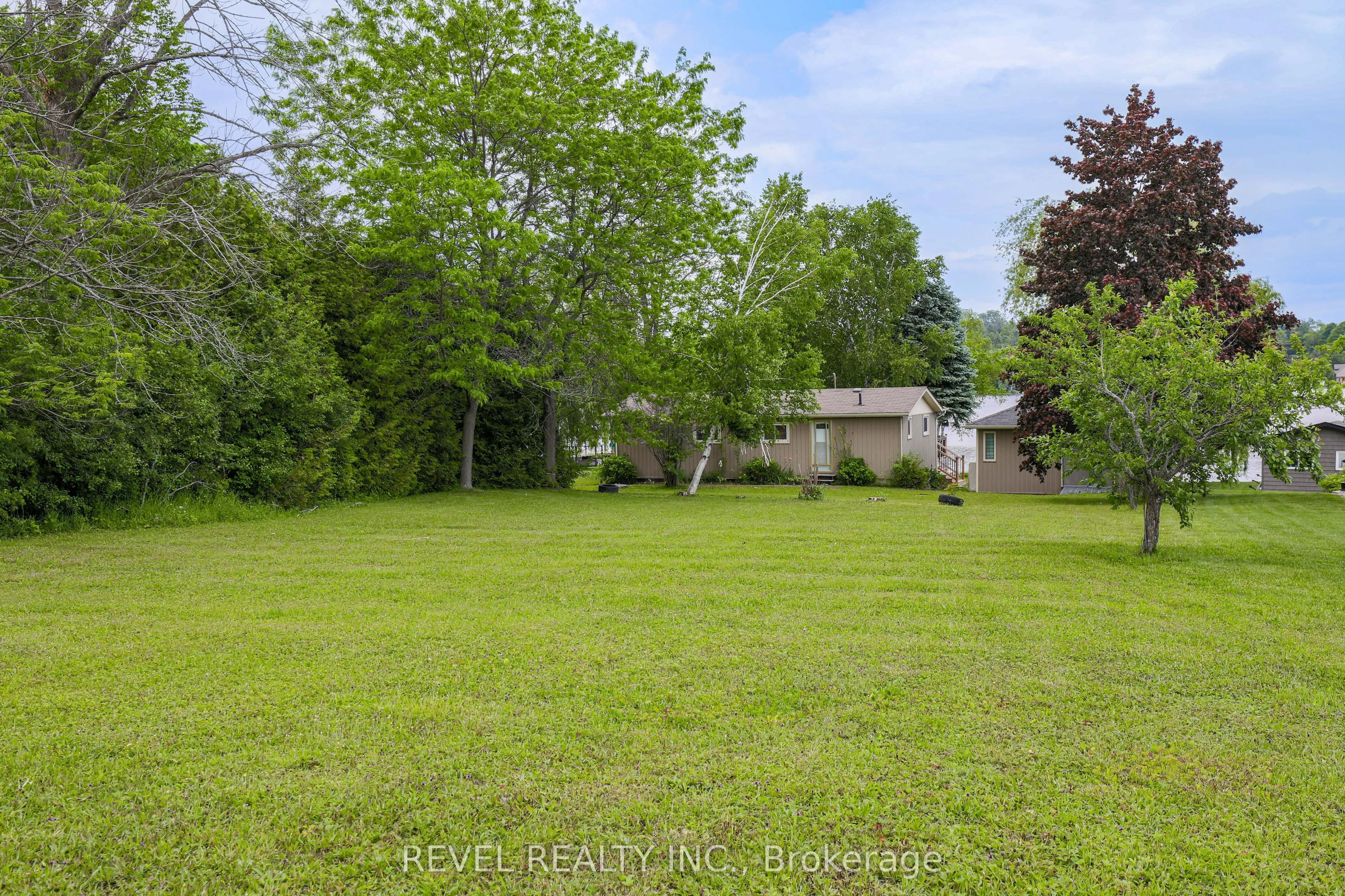 3 Hillside Drive