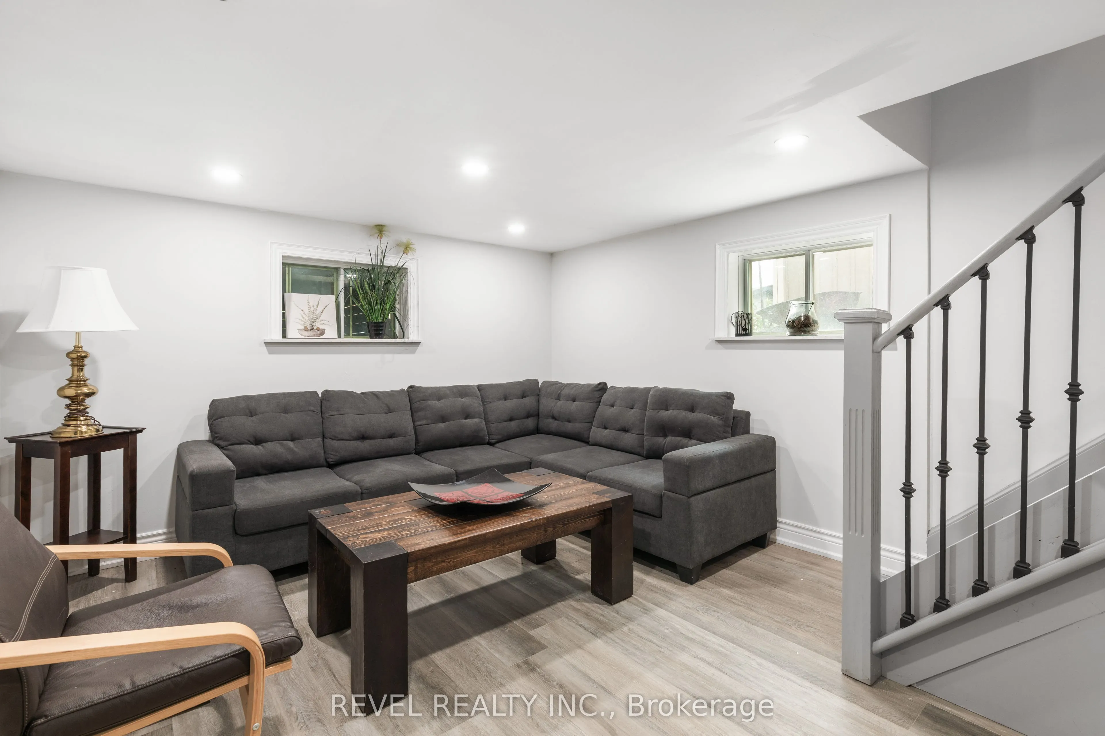 3 Hillside Drive