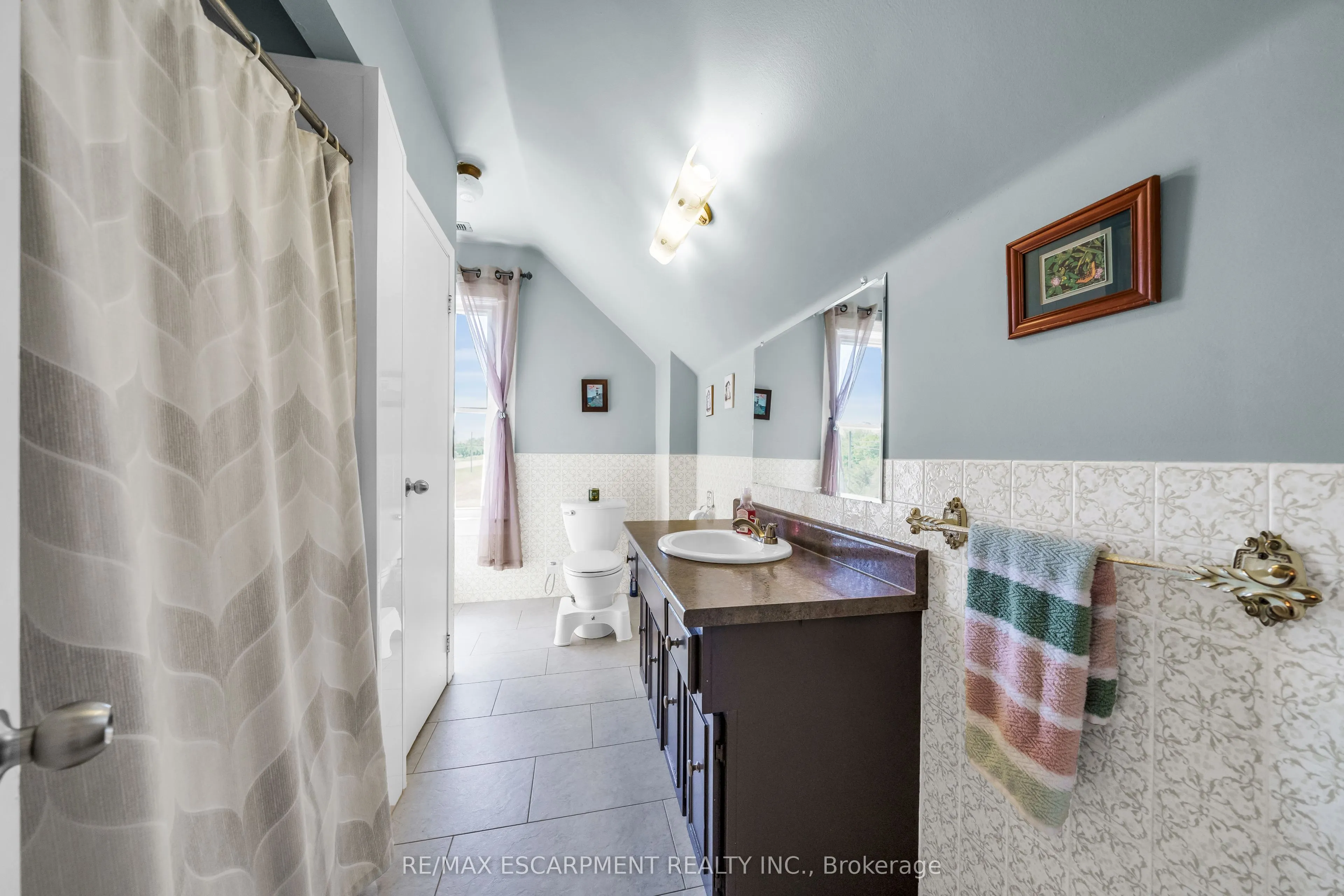 4932 FLY Road