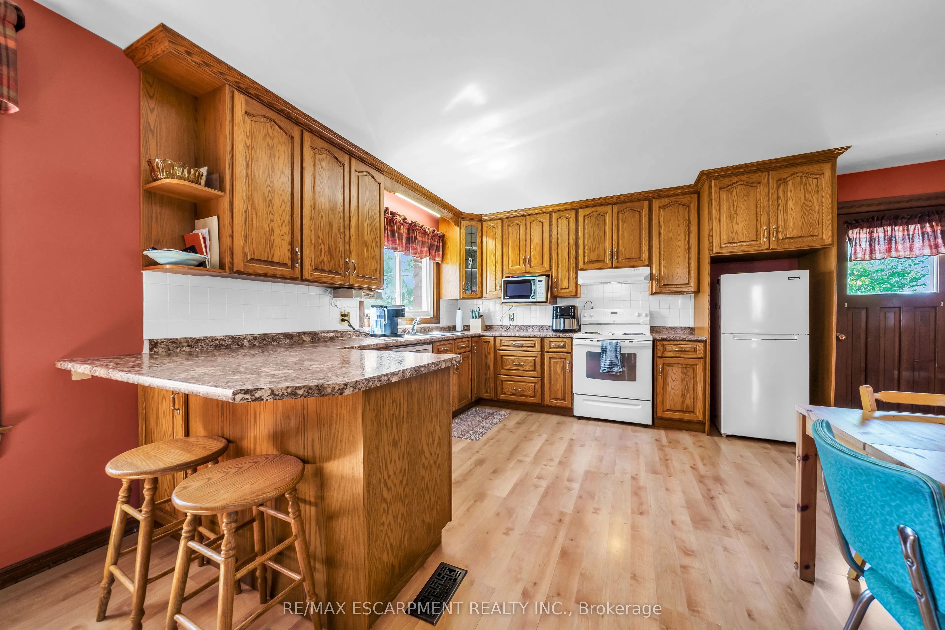 4932 FLY Road