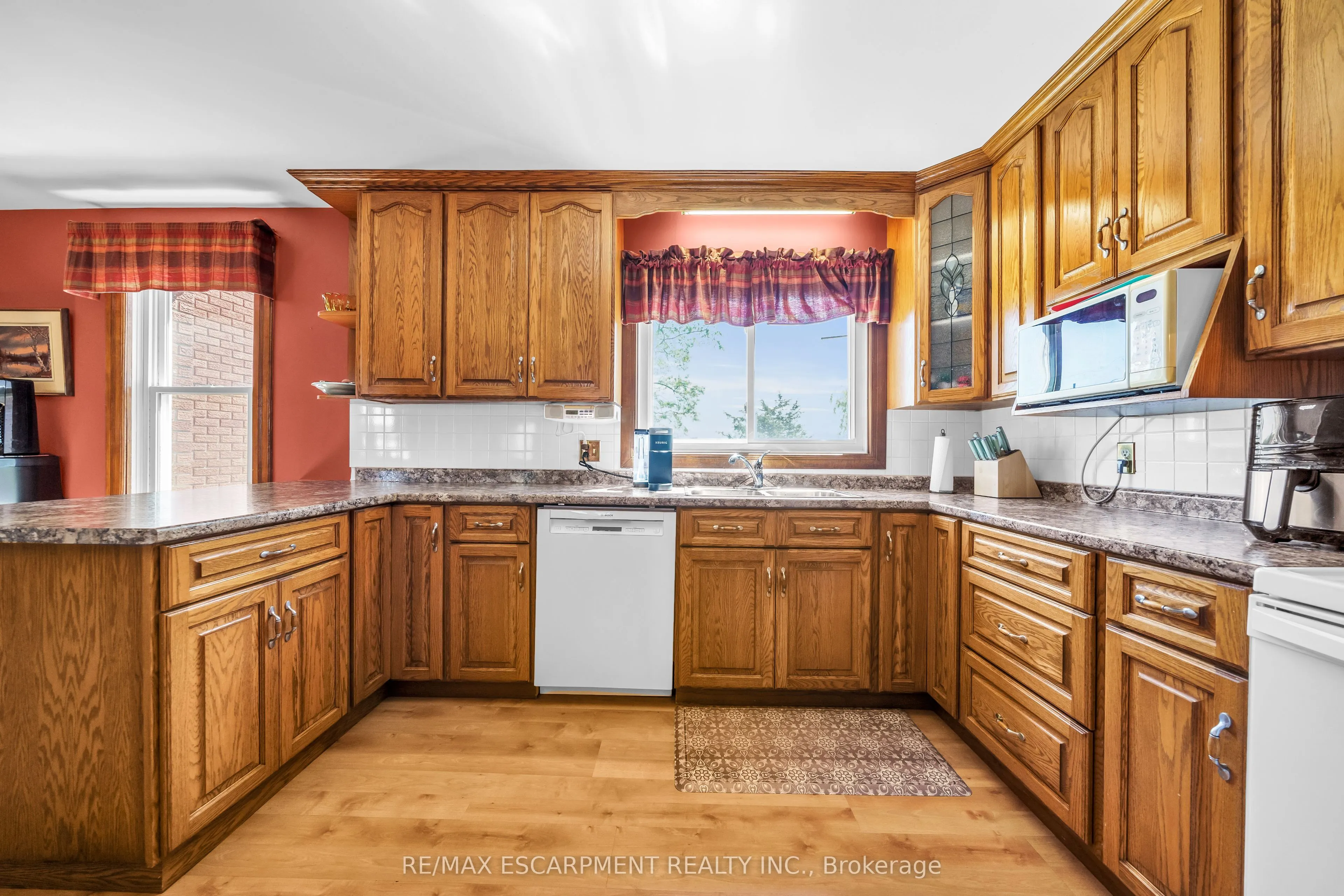 4932 FLY Road