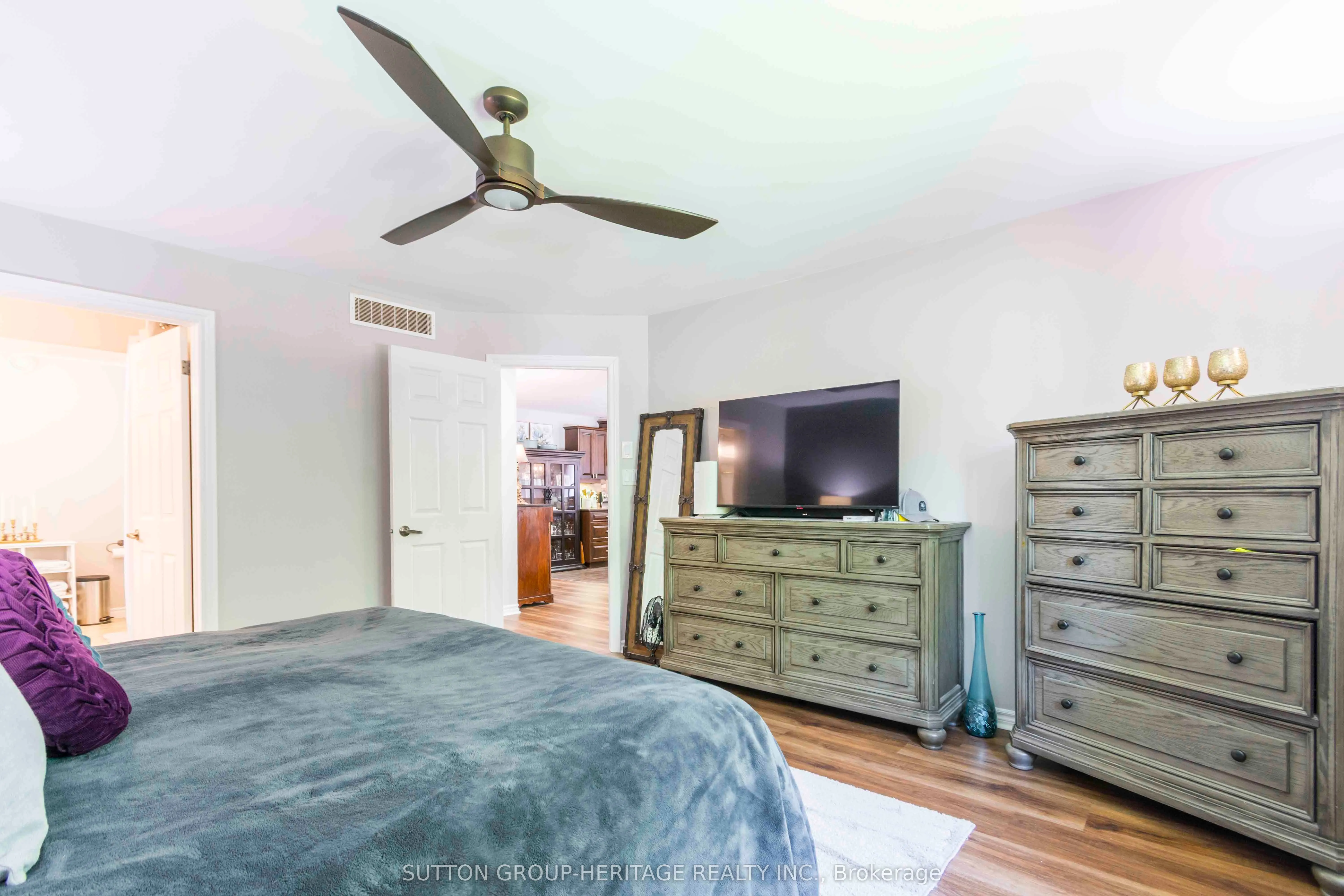 39 Lakewood Crescent