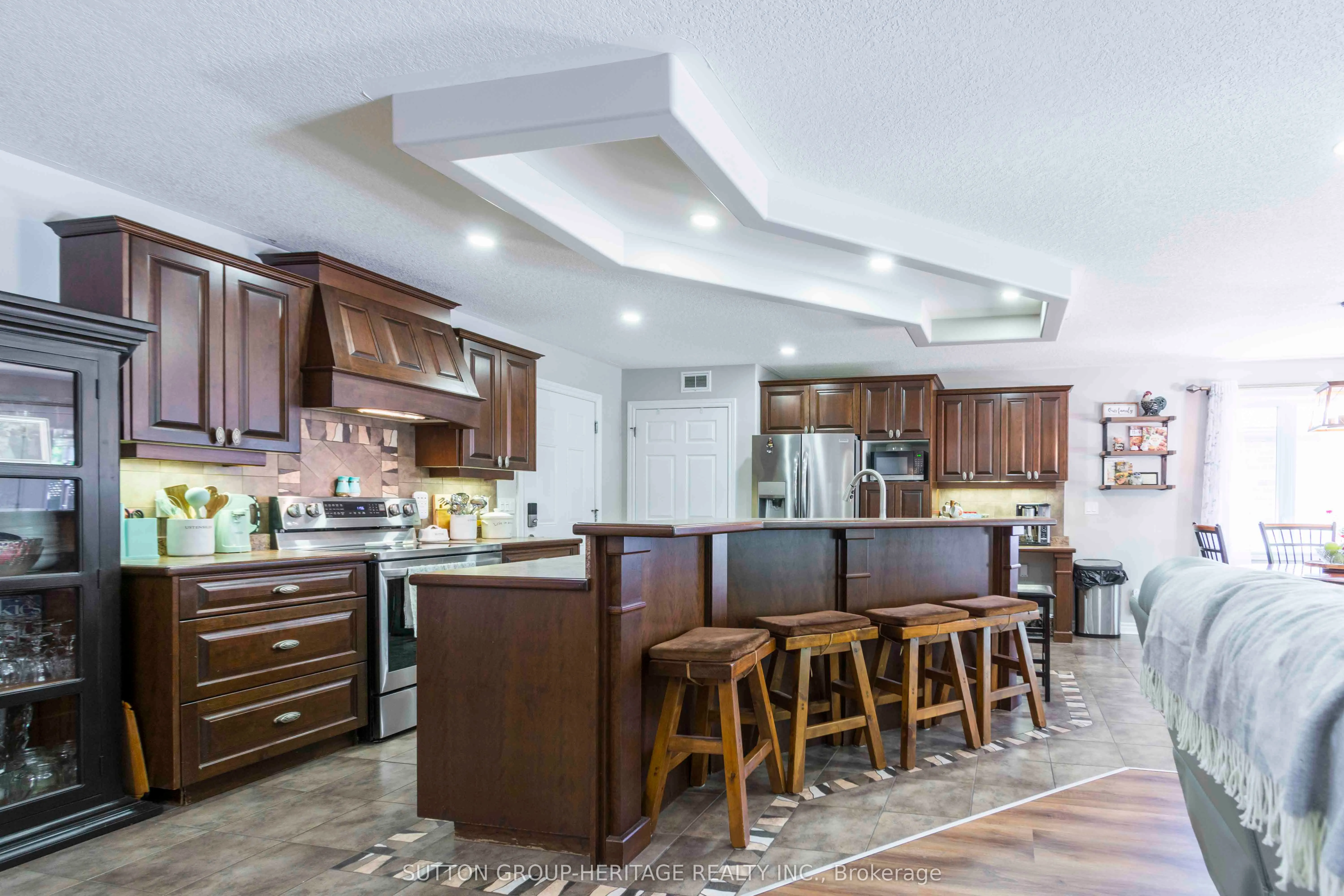 39 Lakewood Crescent