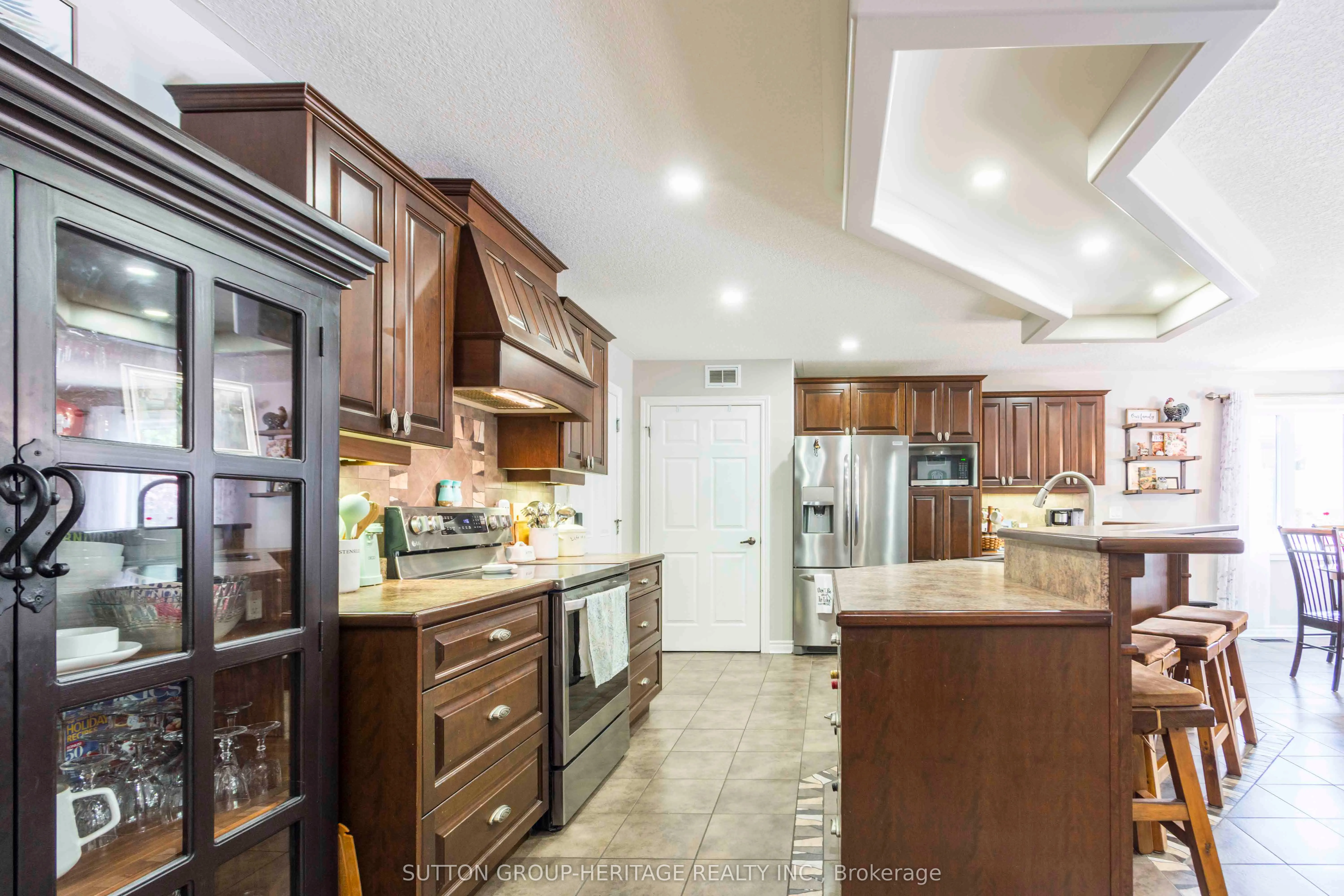 39 Lakewood Crescent