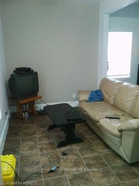 106 Fourth Avenue W