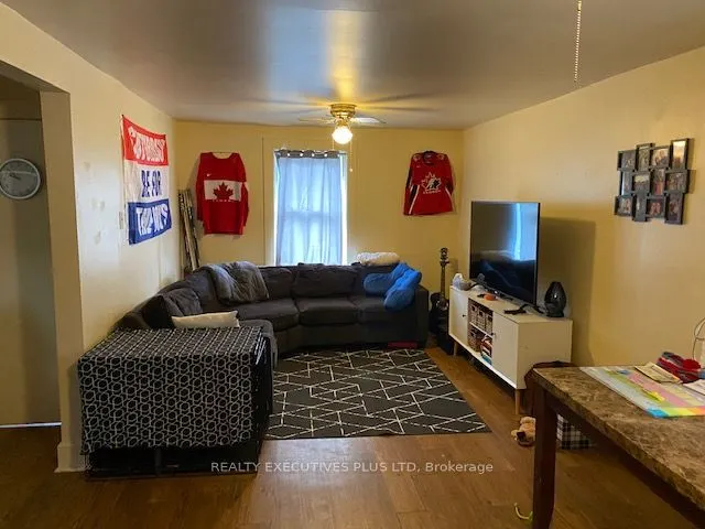 106 Fourth Avenue W