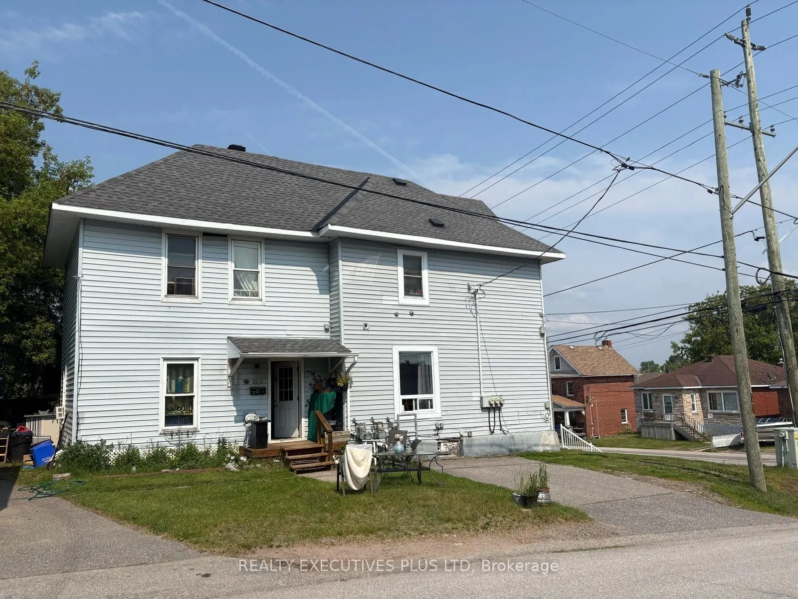 106 Fourth Avenue W