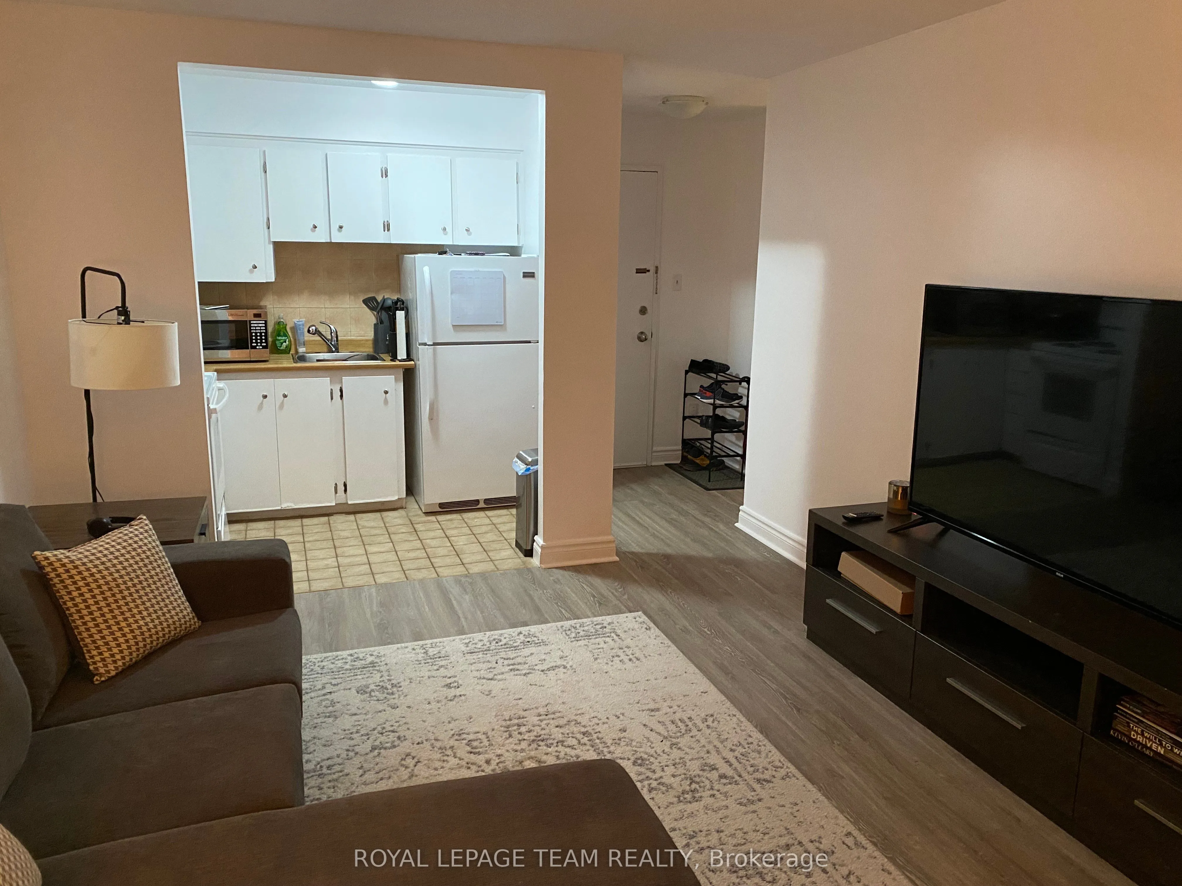 2041 Arrowsmith Drive #403C