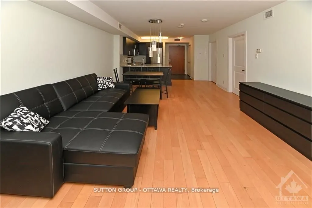 242 Rideau Street, #706