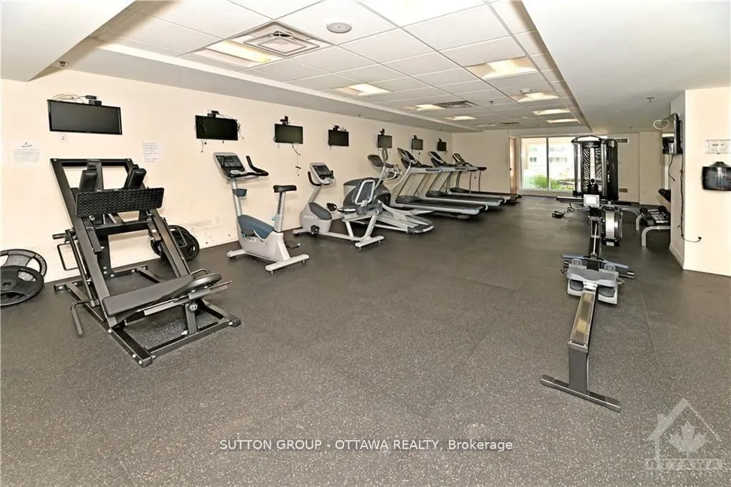 242 Rideau Street, #706