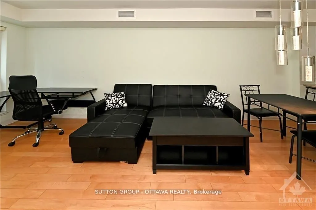 242 Rideau Street, #706